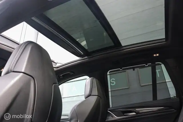 BMW X3 view 10