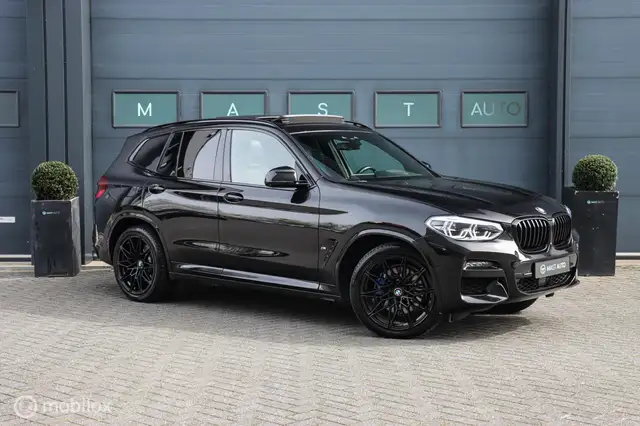 BMW X3 view 4