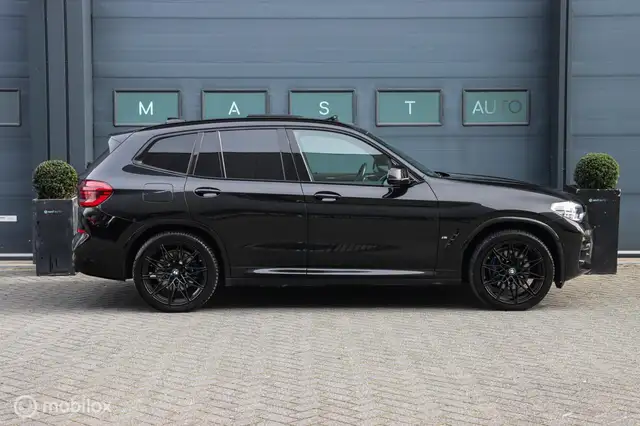 BMW X3 view 5
