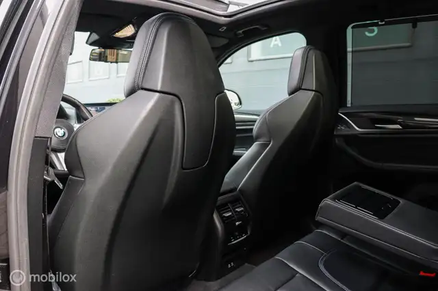 BMW X3 view 11