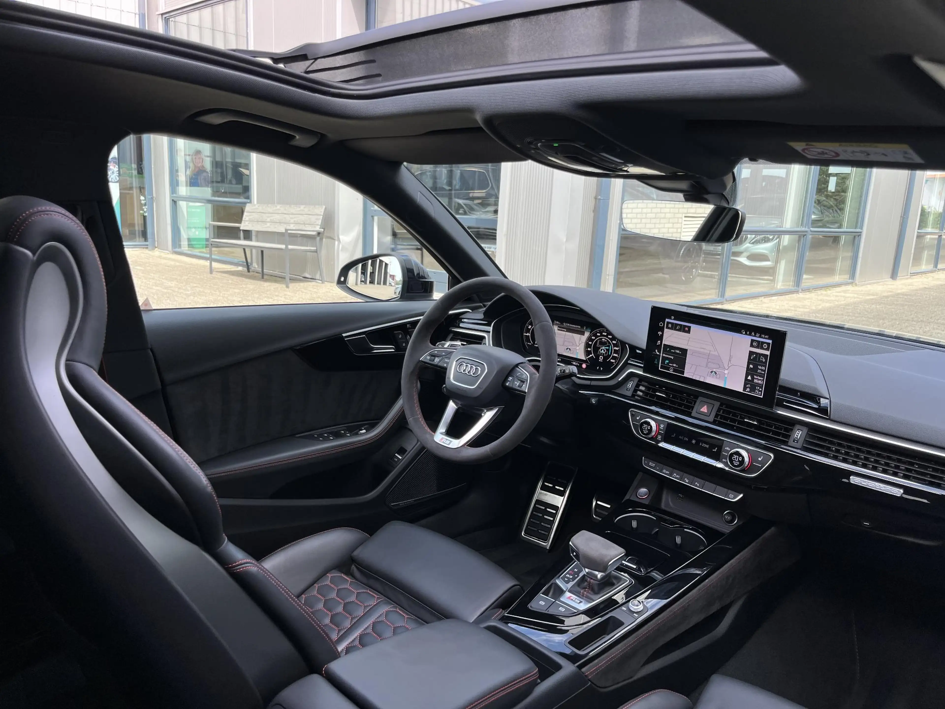 Audi RS4 A4 Avant 2.9 TFSI quattro — photo 4