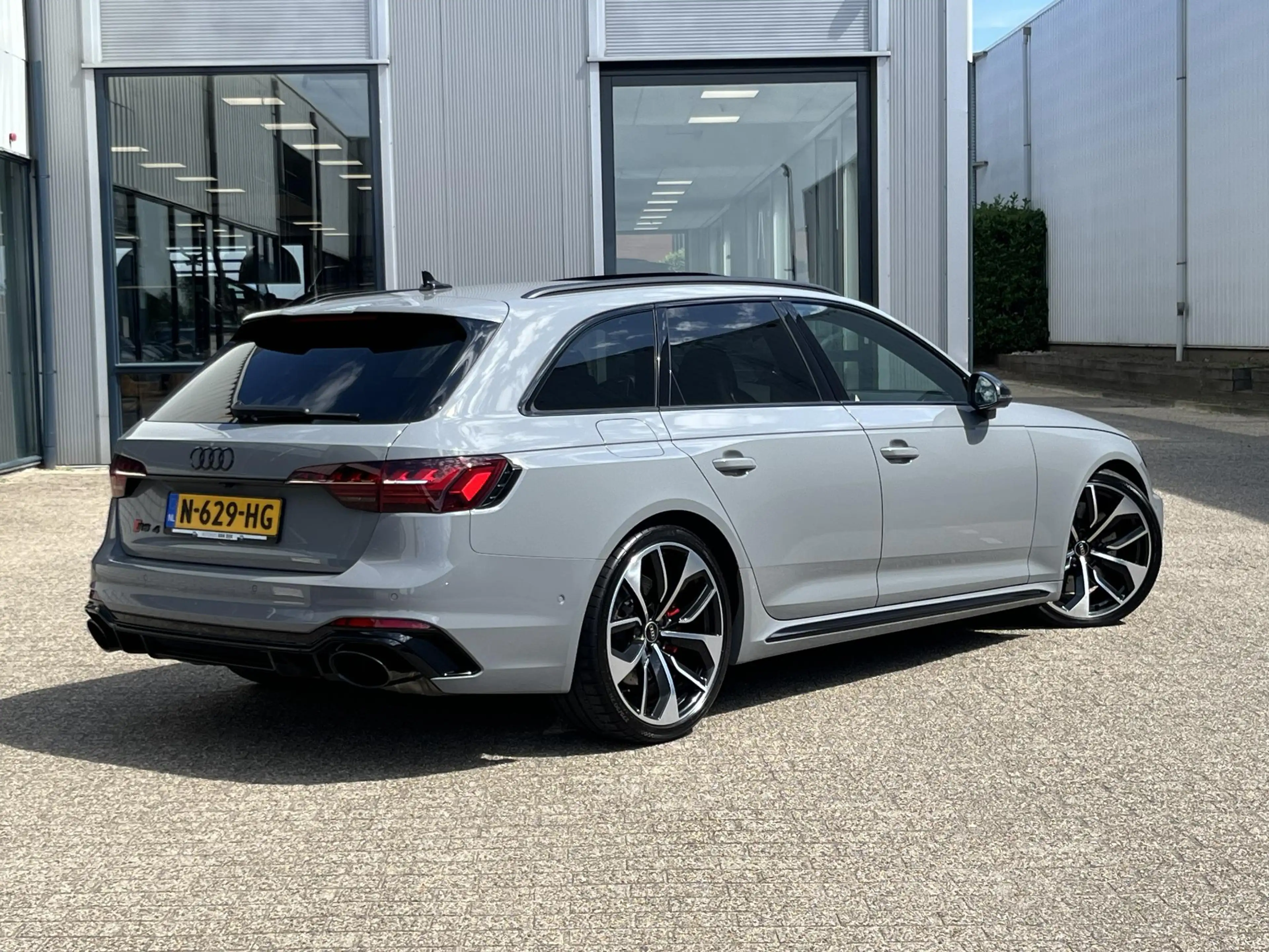 Audi RS4 A4 Avant 2.9 TFSI quattro — photo 2