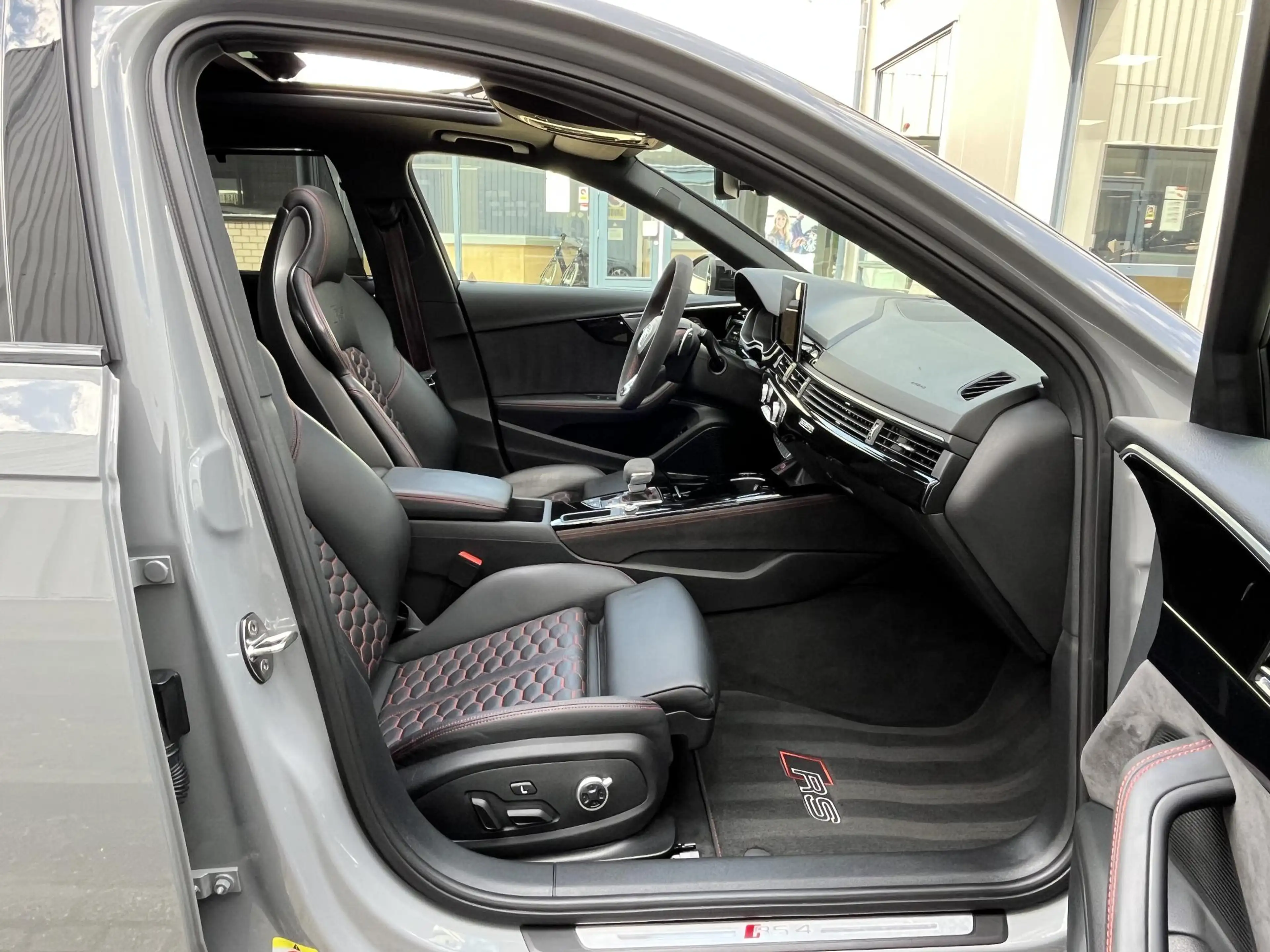 Audi RS4 A4 Avant 2.9 TFSI quattro — photo 33