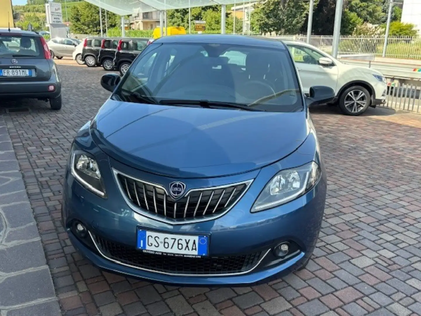 Lancia Ypsilon 1.0 FireFly 5 porte S&S Hybrid Platino Gris - 2