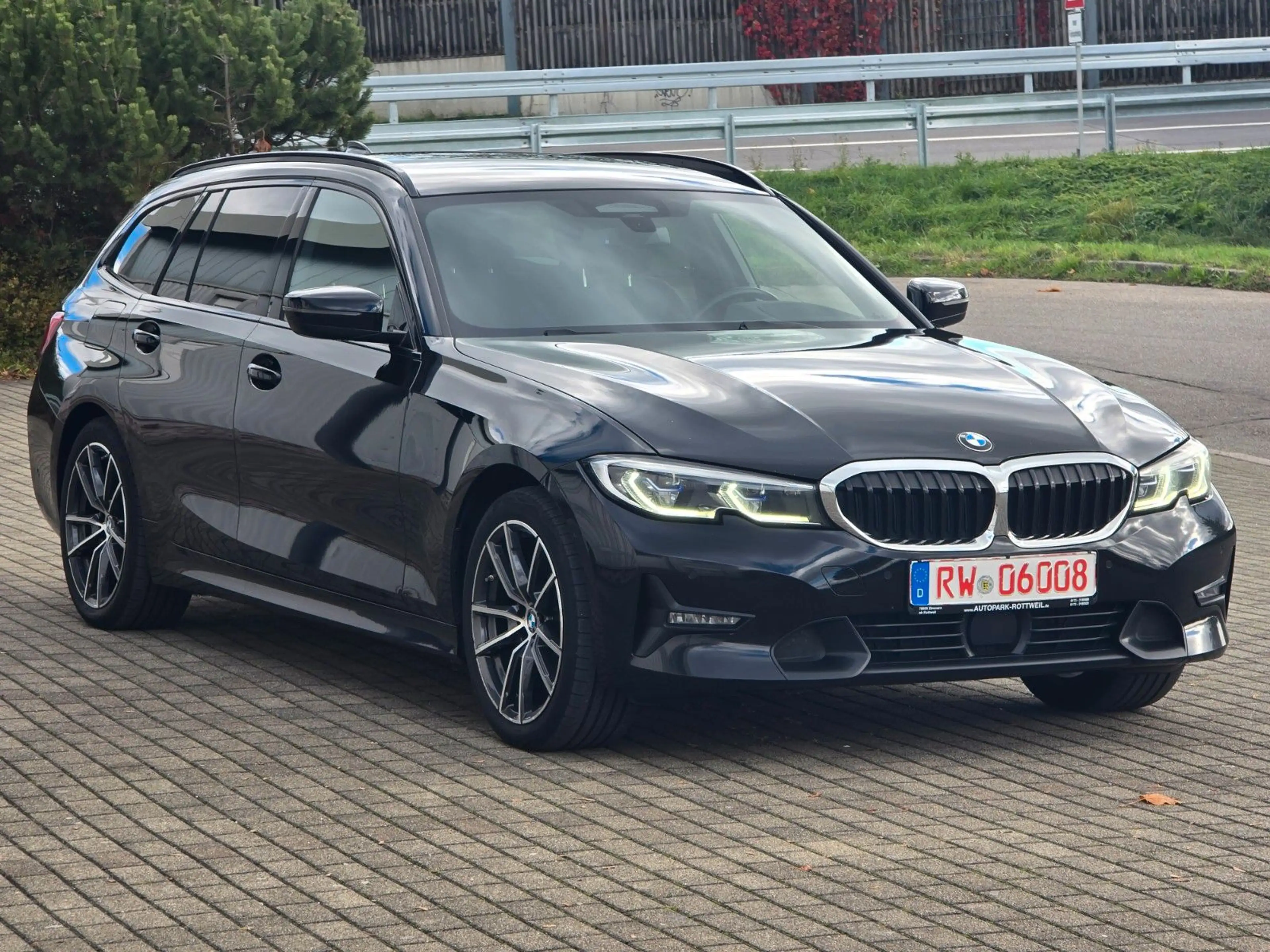 BMW 320 3 Touring 320 i Sport Line/HEADUP/HARMAN — photo 3