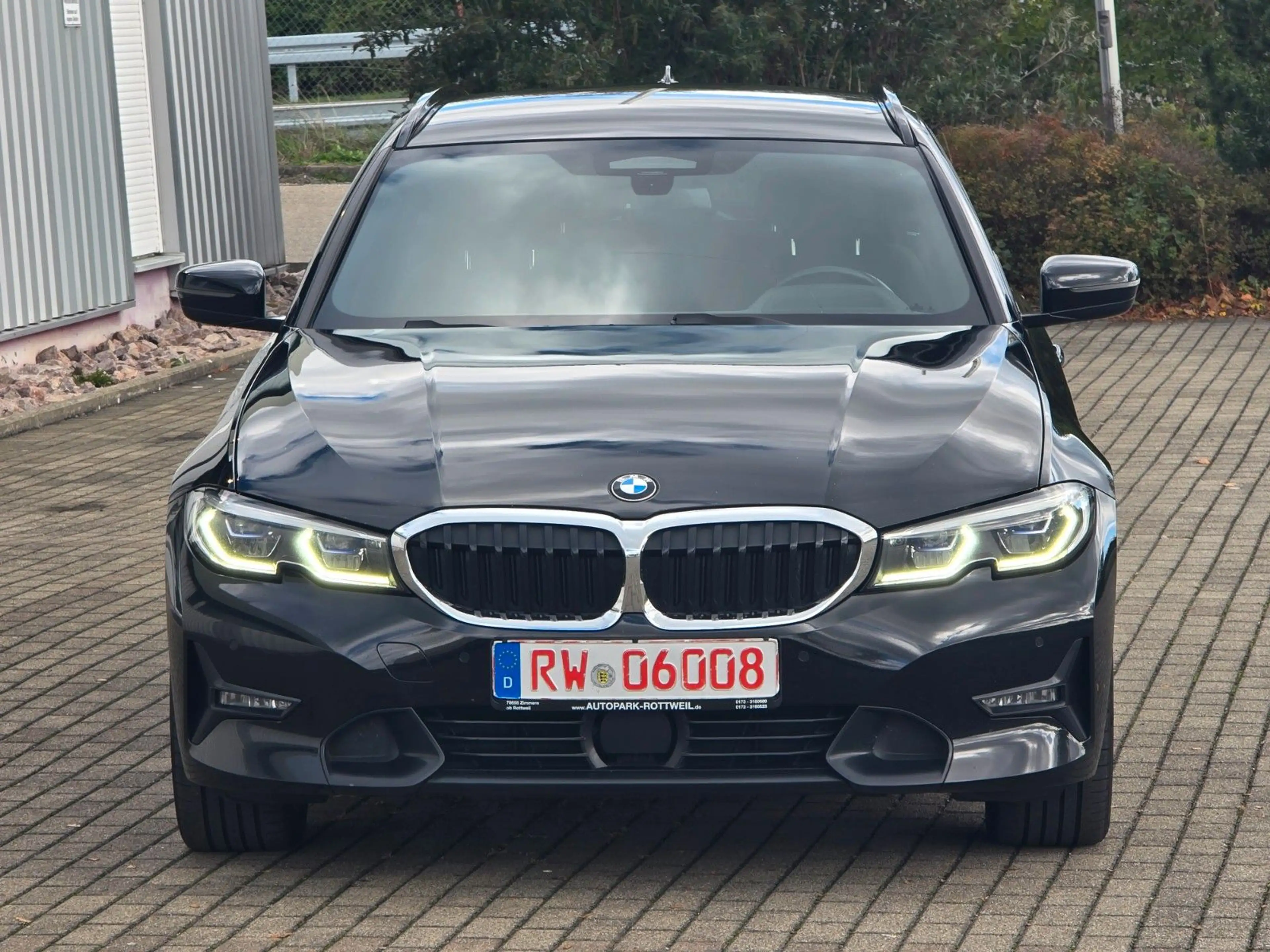 BMW 320 3 Touring 320 i Sport Line/HEADUP/HARMAN — photo 2