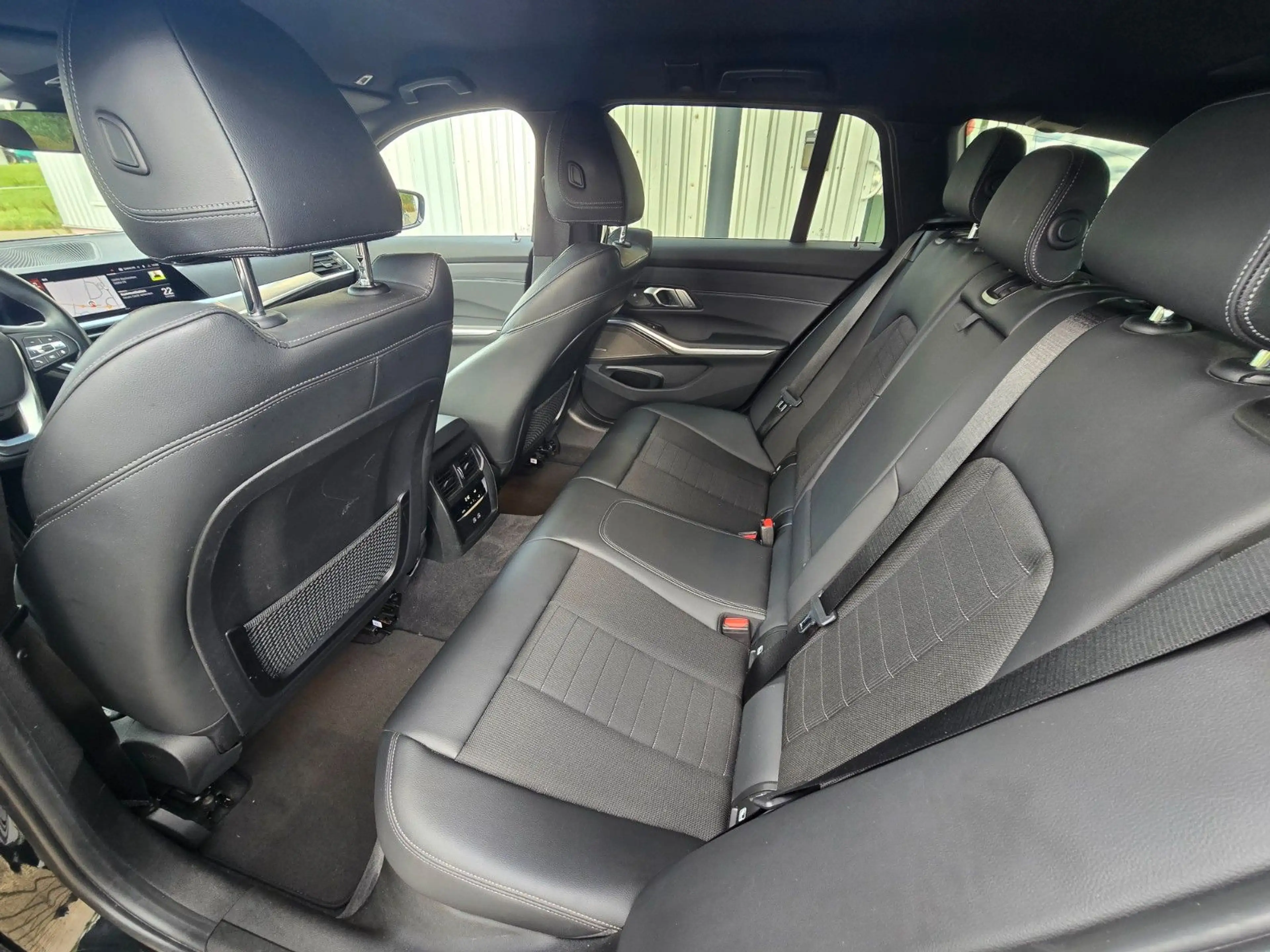 BMW 320 3 Touring 320 i Sport Line/HEADUP/HARMAN — photo 9
