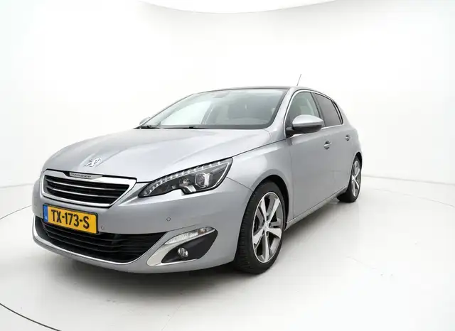 Peugeot 308 view 3