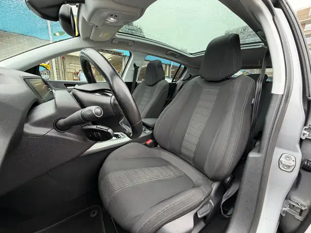 Peugeot 308 view 4