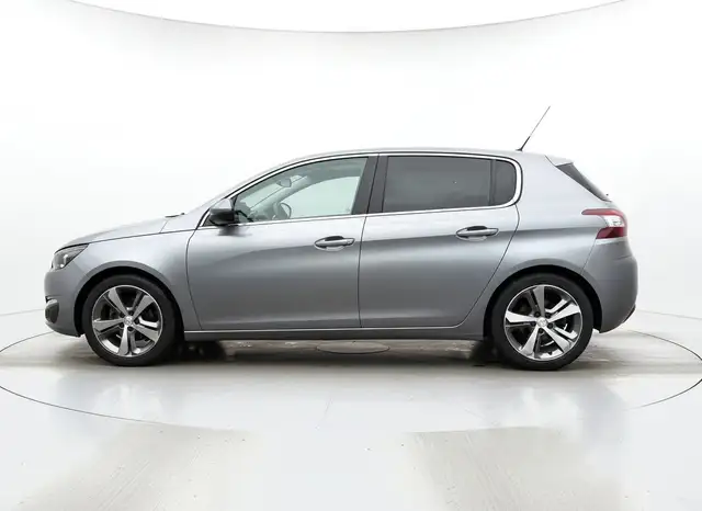 Peugeot 308 view 9