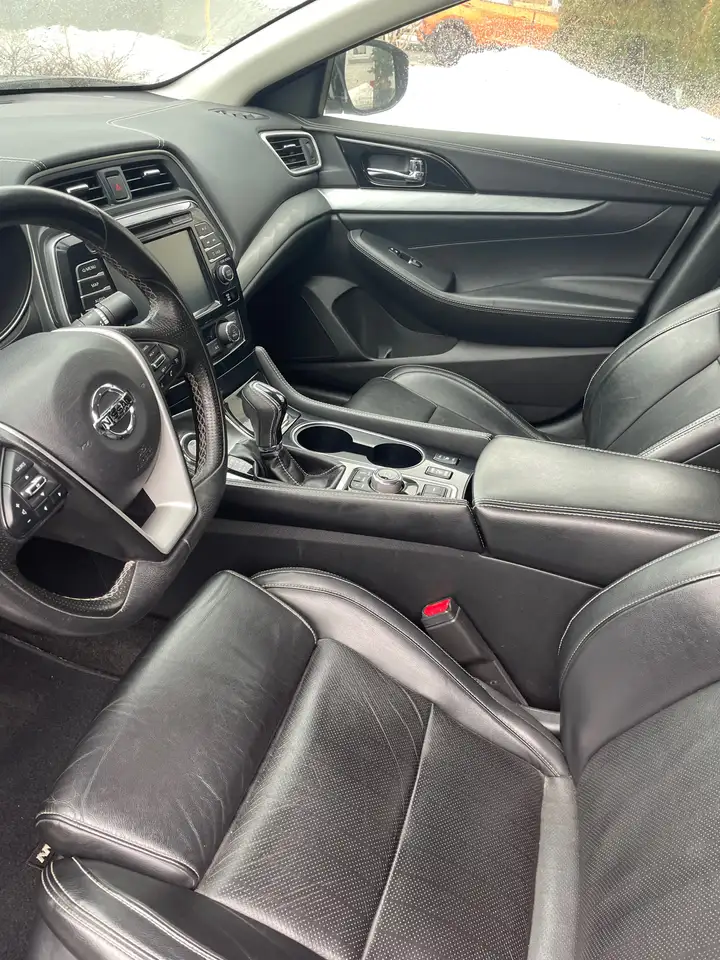 Nissan Maxima снимка Nissan Maxima