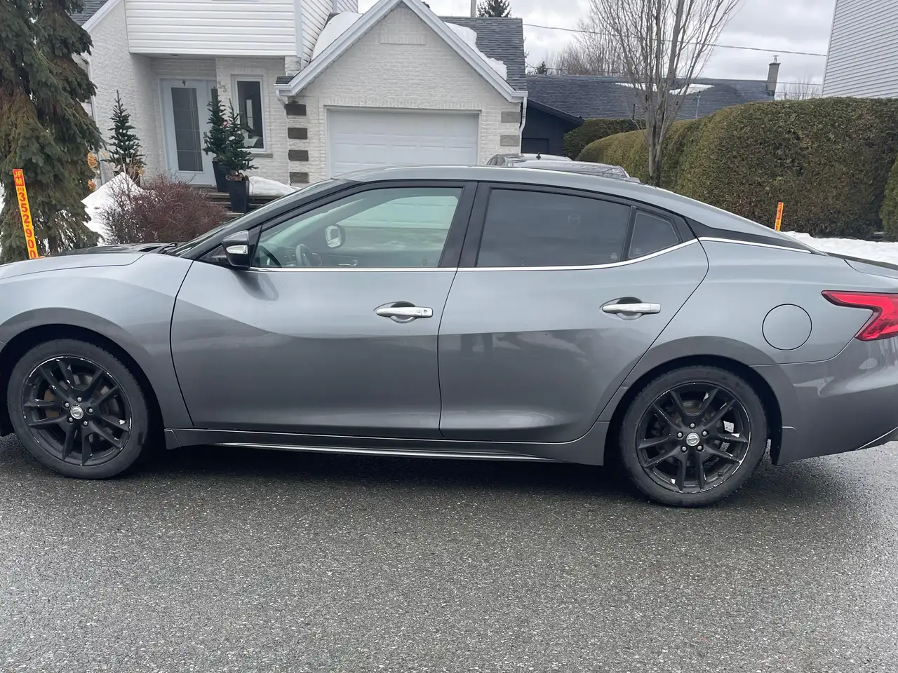 Nissan Maxima снимка Nissan Maxima