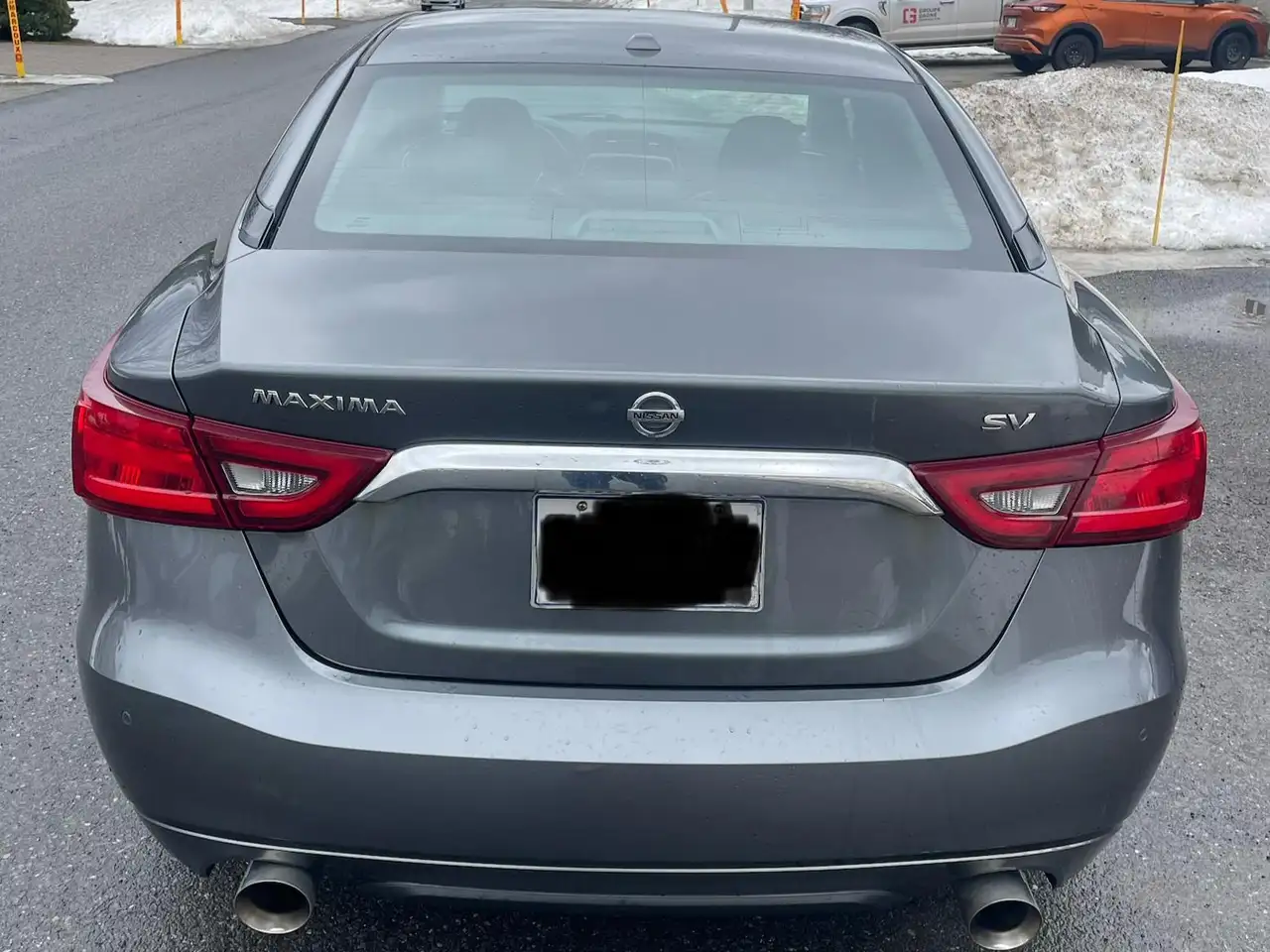 Nissan Maxima снимка Nissan Maxima