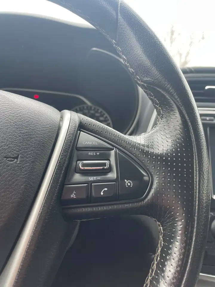 Nissan Maxima снимка Nissan Maxima