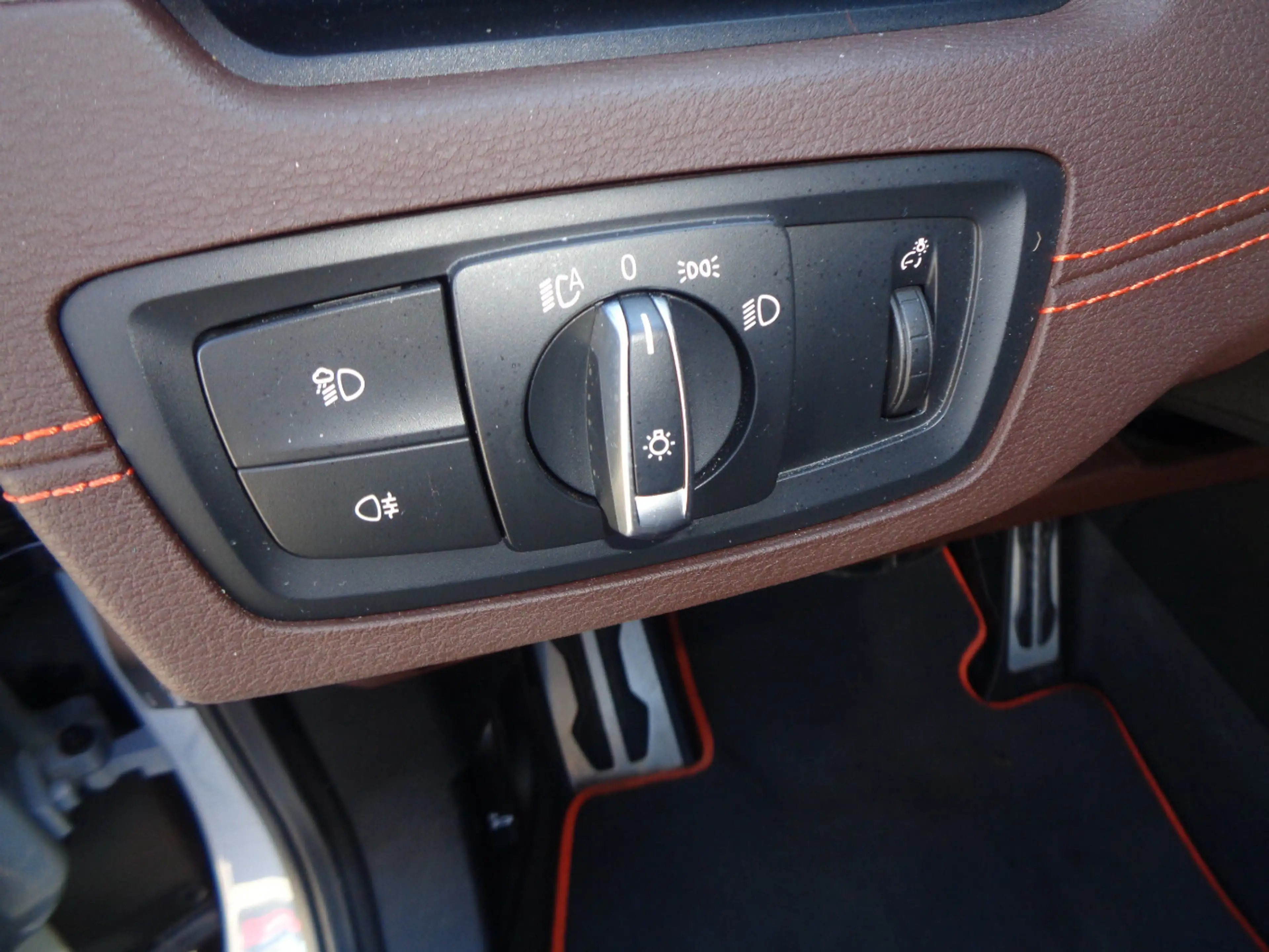 BMW X2 sDrive 20 i Advantage — photo 11