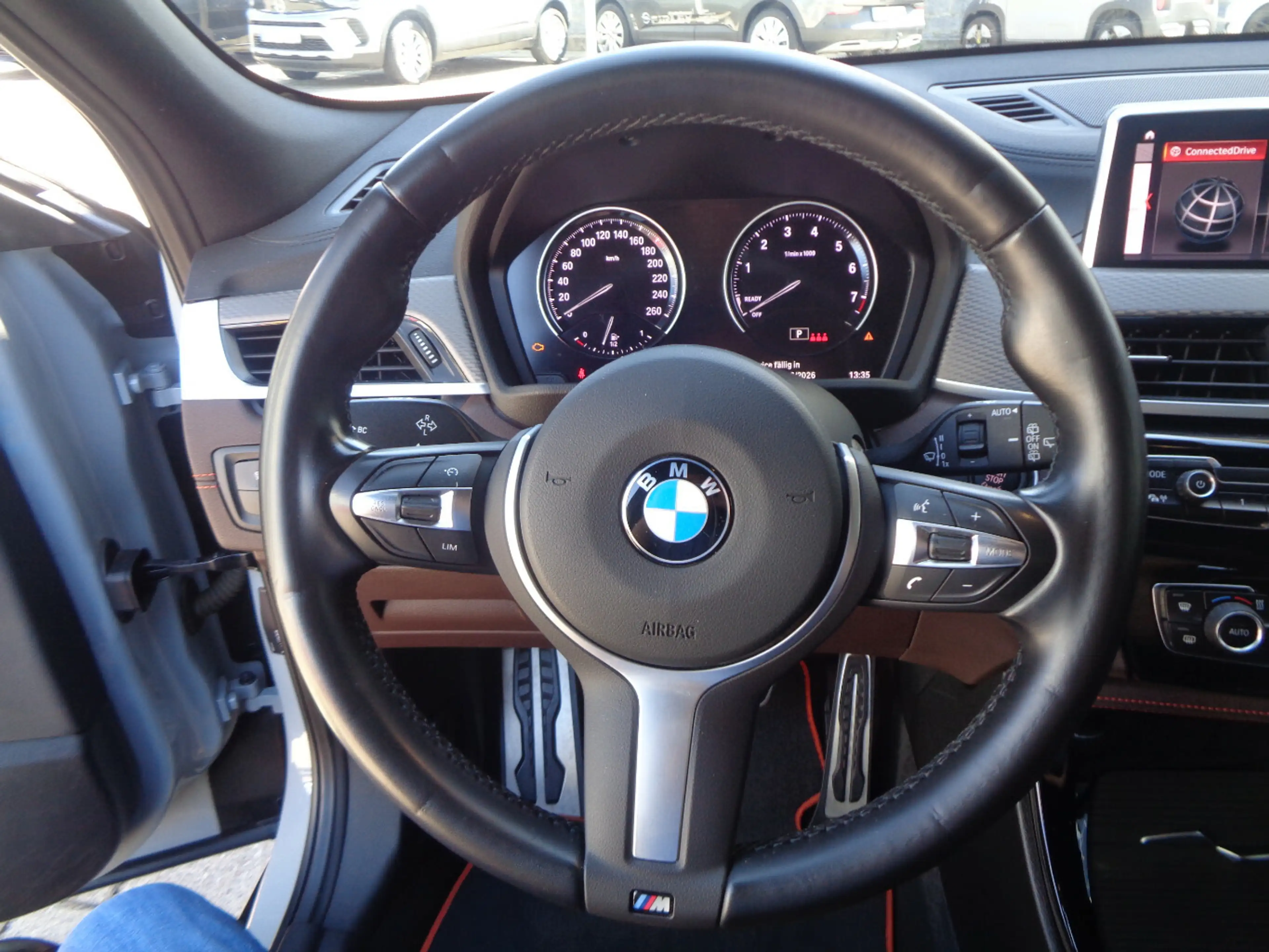 BMW X2 sDrive 20 i Advantage — photo 12