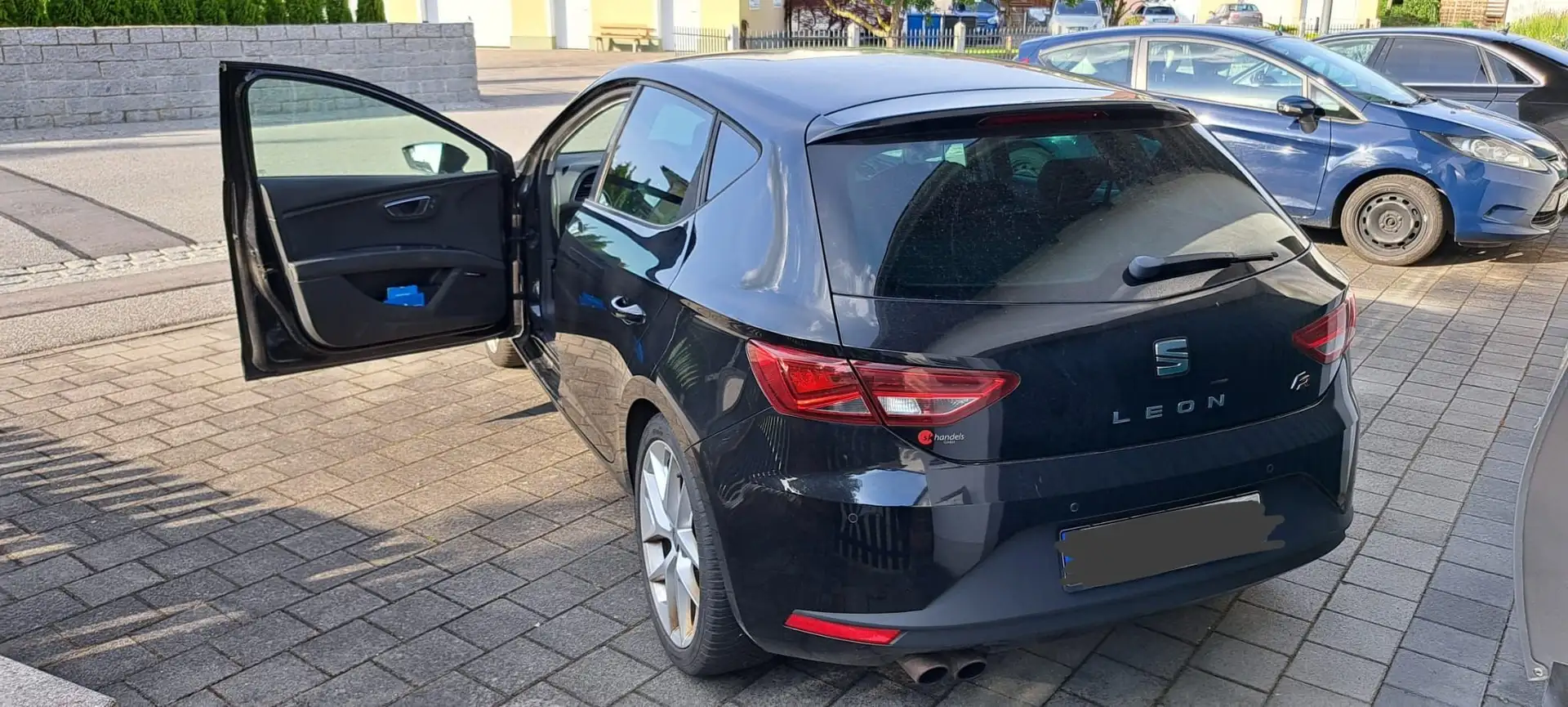 SEAT Leon Leon  5-Türer 1.8 TSI Start Schwarz - 1