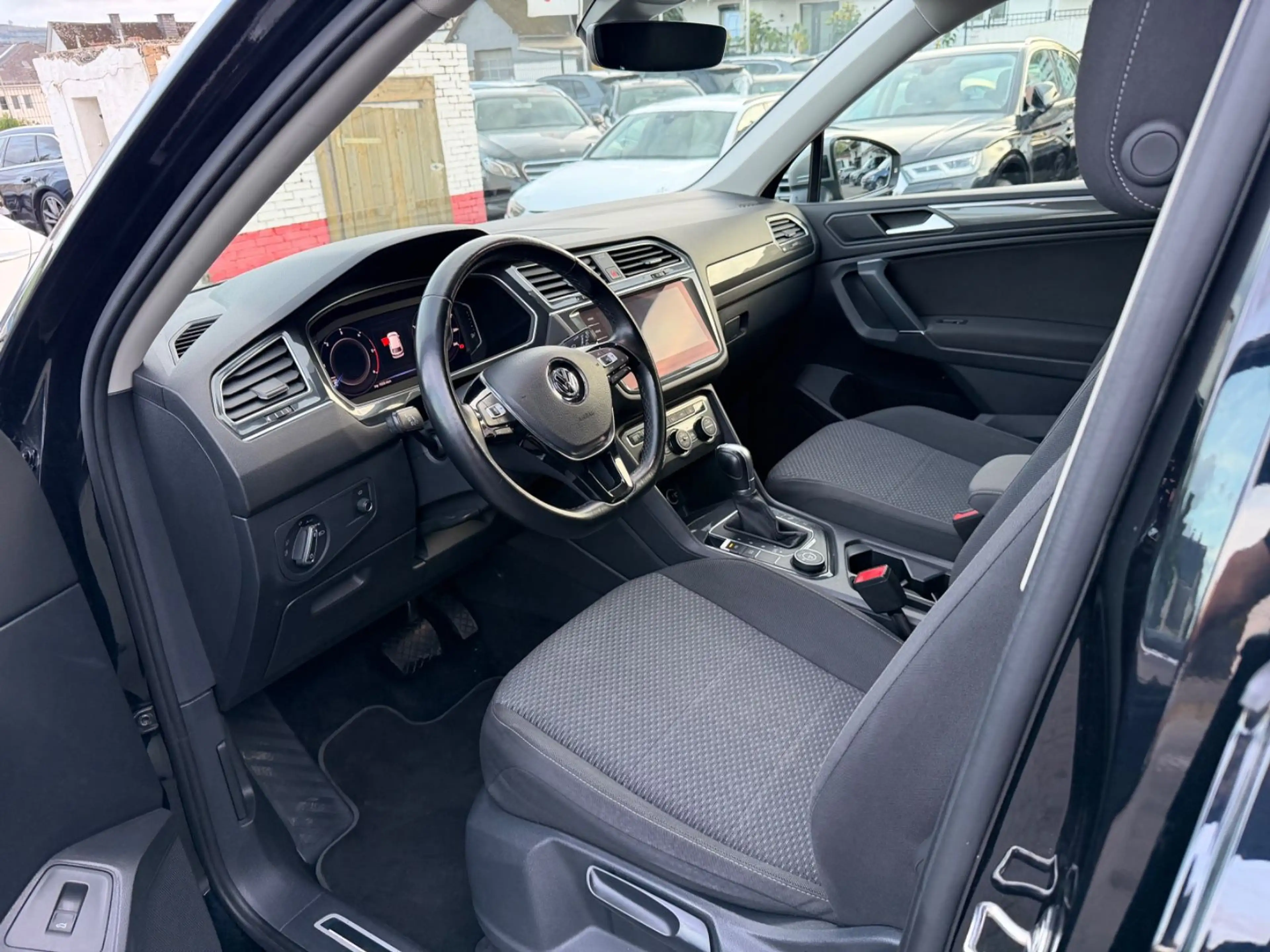 Volkswagen Tiguan Allspace 4Motion/ 7-Sitzer/Head-Up/LED/ — photo 14