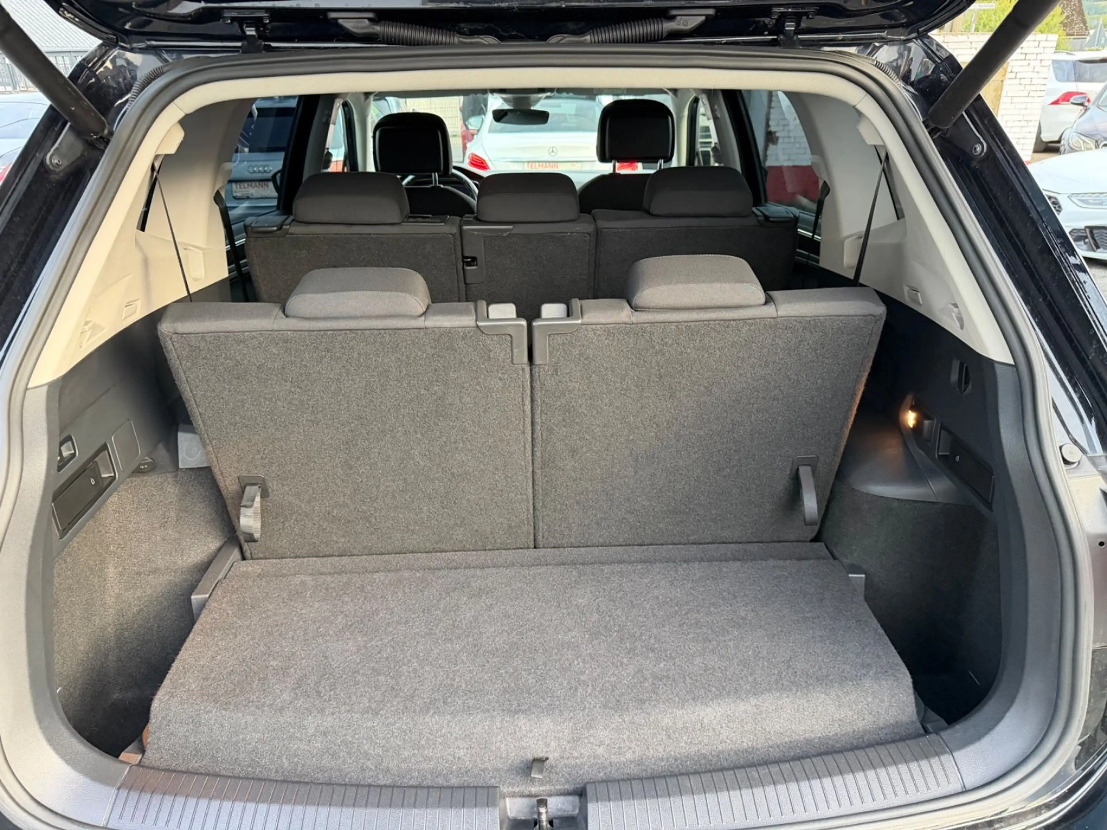 Volkswagen Tiguan Allspace 4Motion/ 7-Sitzer/Head-Up/LED/ — photo 11