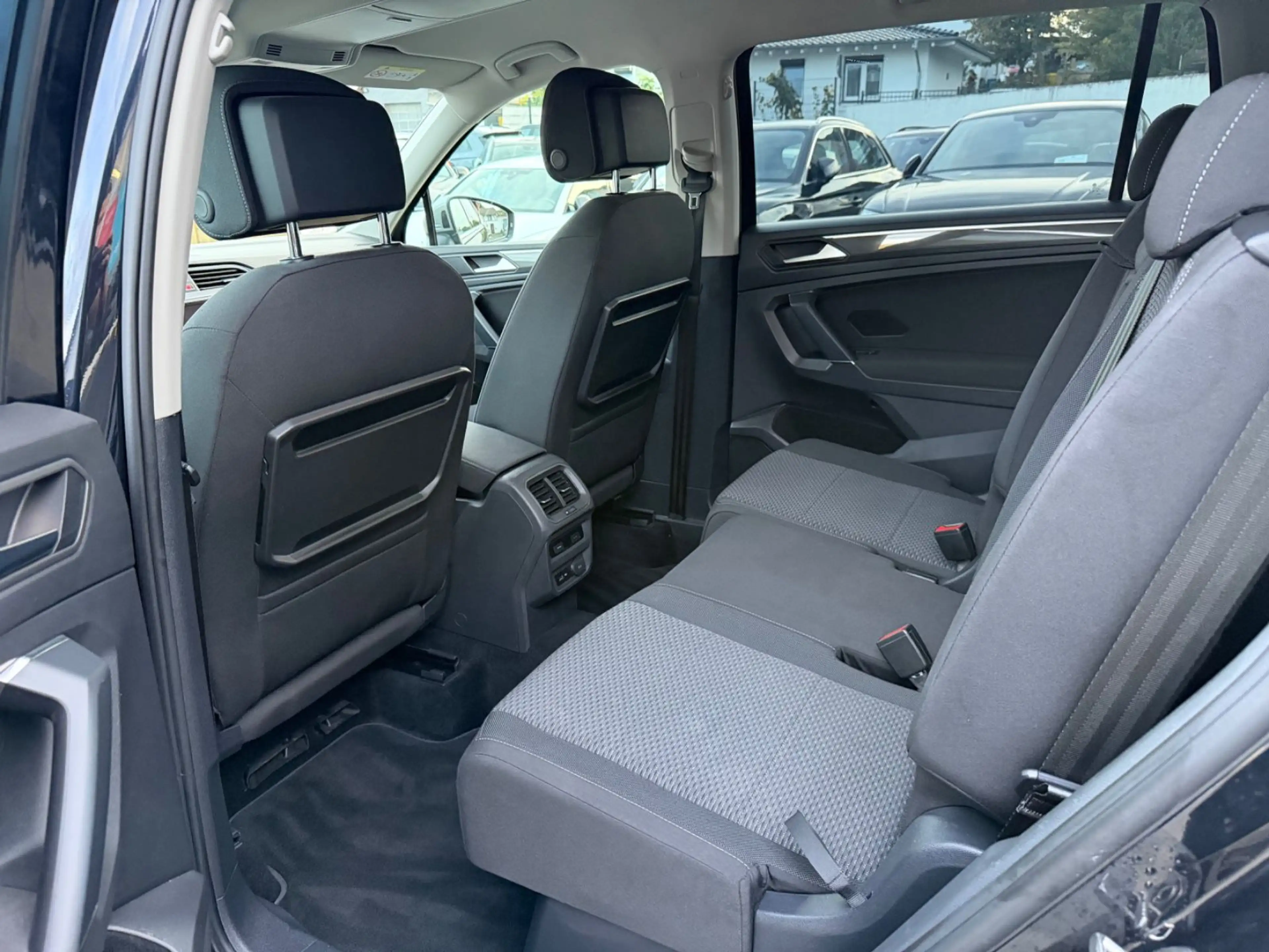 Volkswagen Tiguan Allspace 4Motion/ 7-Sitzer/Head-Up/LED/ — photo 15