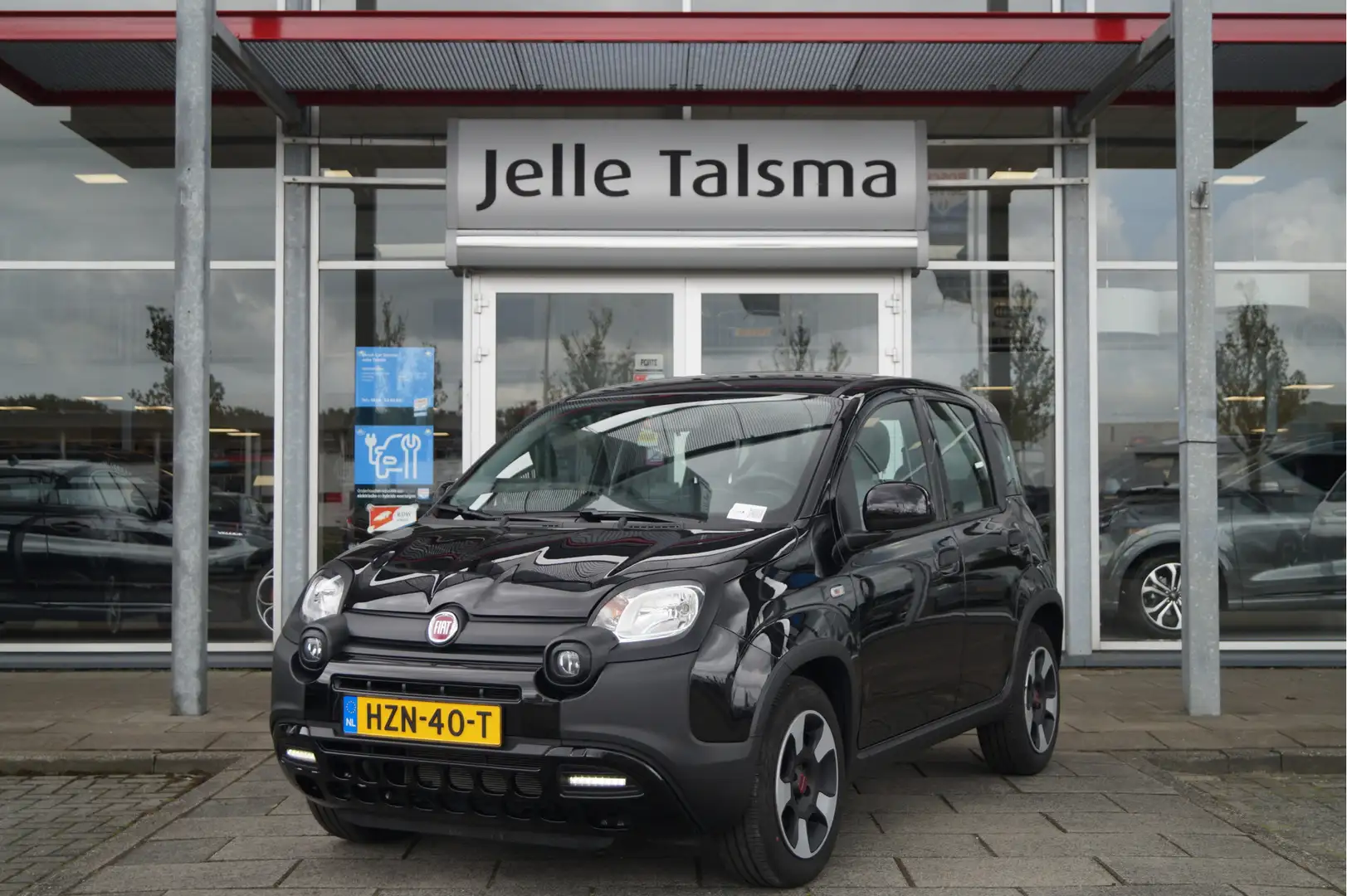 Fiat Panda 1.0 Hybrid City Cross | Airconditioning Zwart - 1