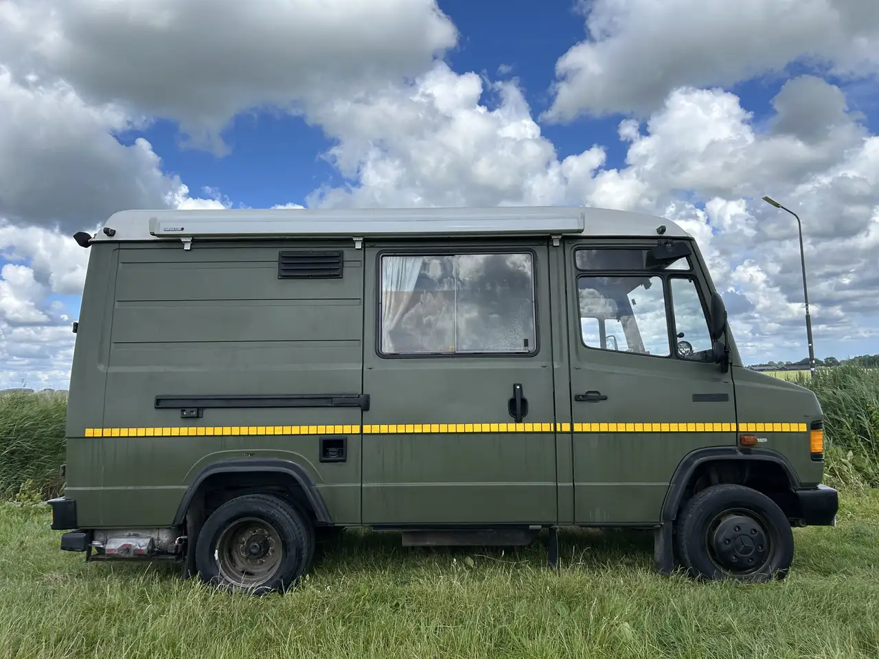 Mercedes-Benz T2 609D Camper, foto 3