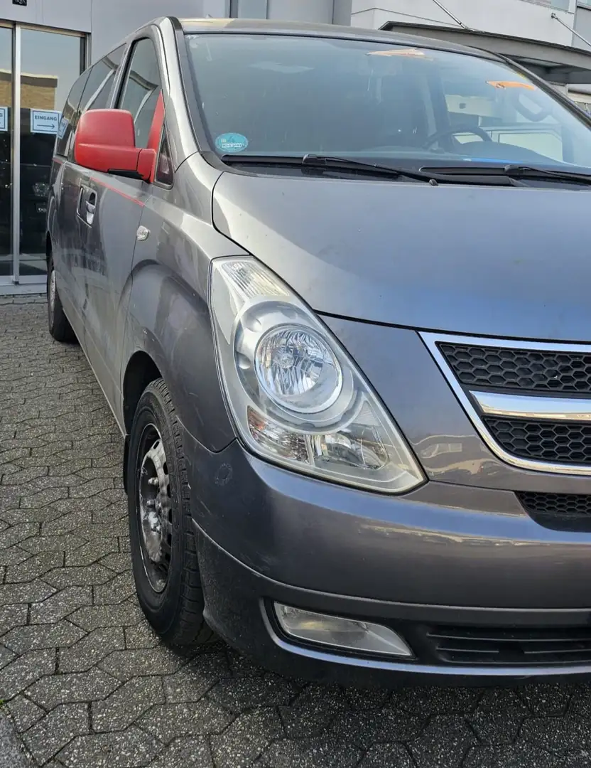 Hyundai H-1 H-1 Diesel 2.5 CRDi Travel Comfort Gris - 1