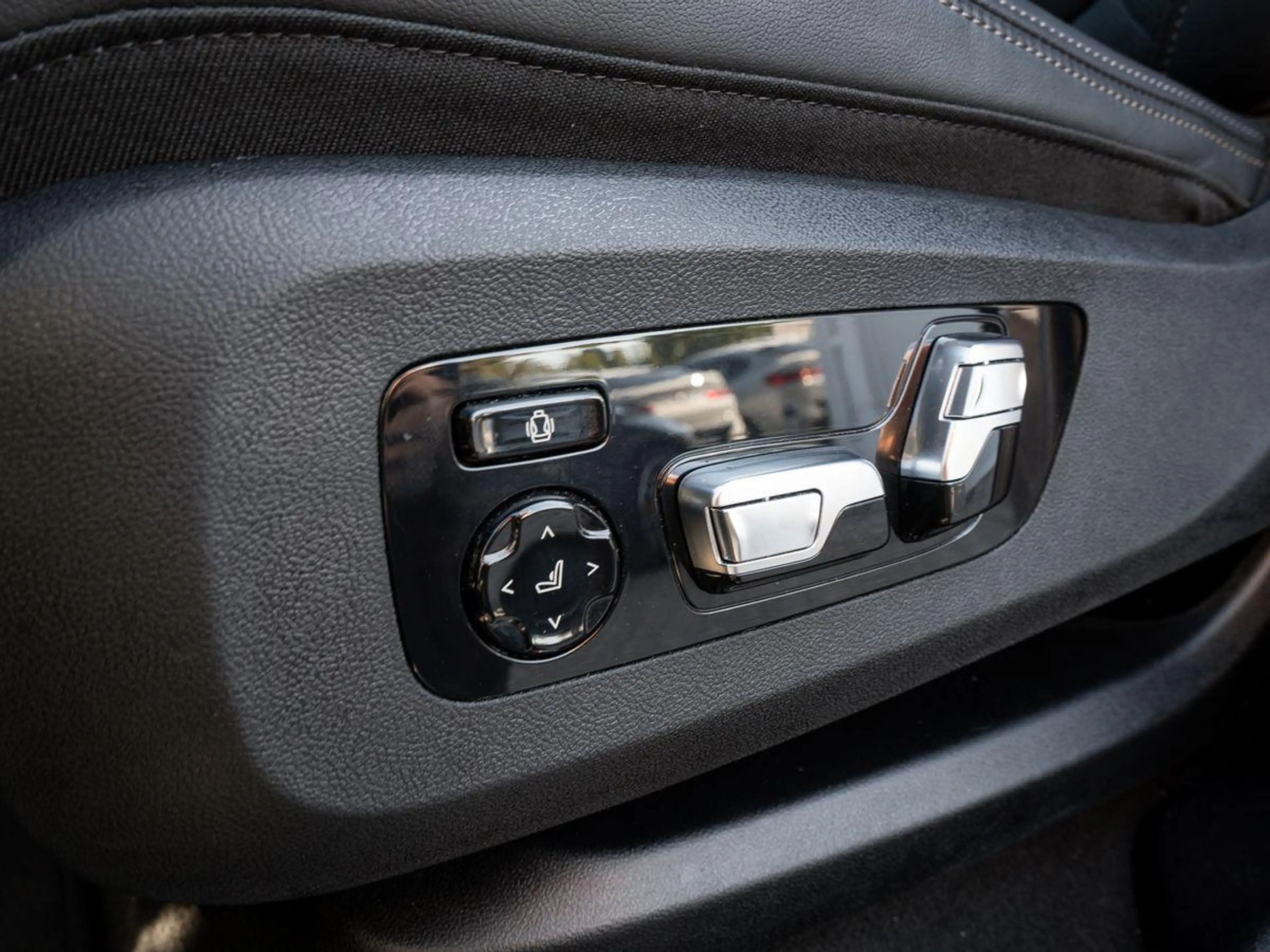 BMW X6 xDrive30d M-SportPRO 22 PANO K-Sitz+Lüft HuD — photo 11