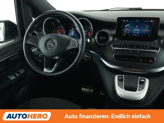 Mercedes-Benz V-Class view 13
