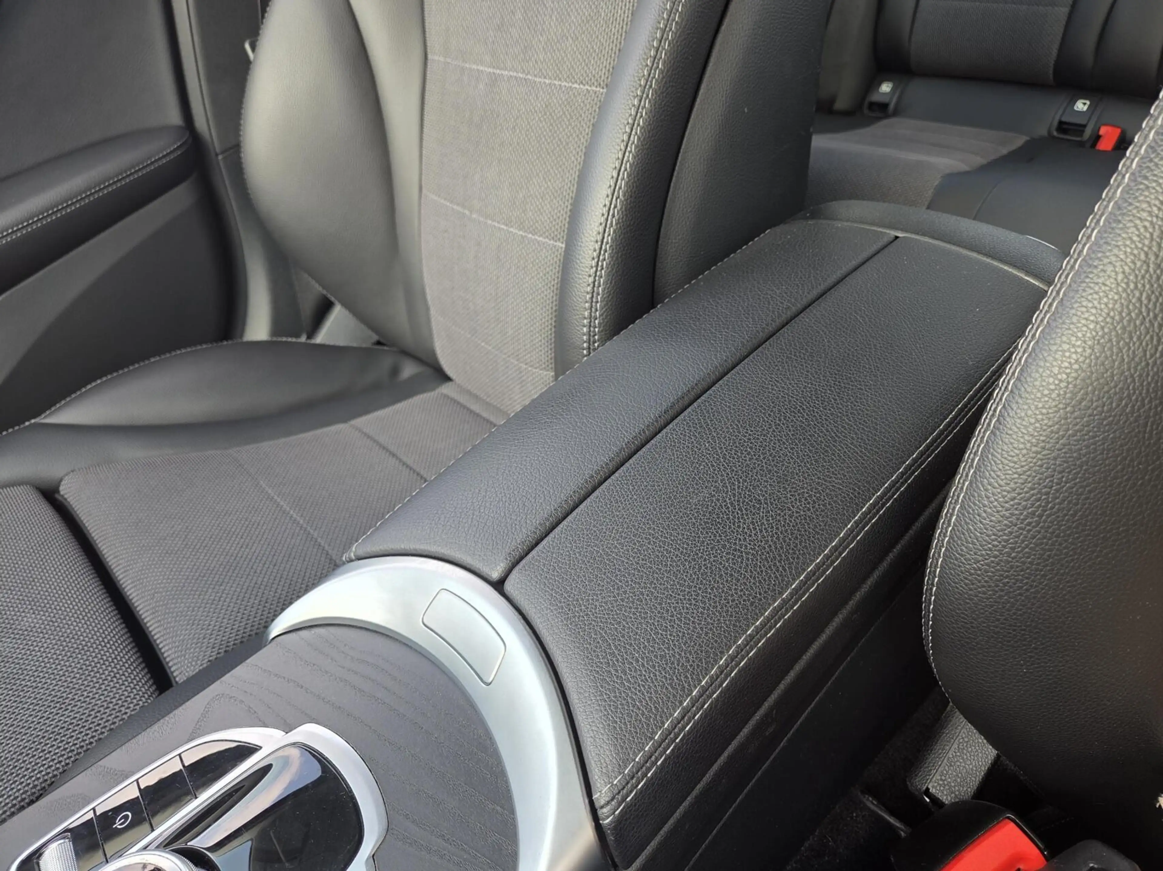Mercedes-Benz C 180 Business Solution Automaat | NL-Auto / Facelift | — photo 36