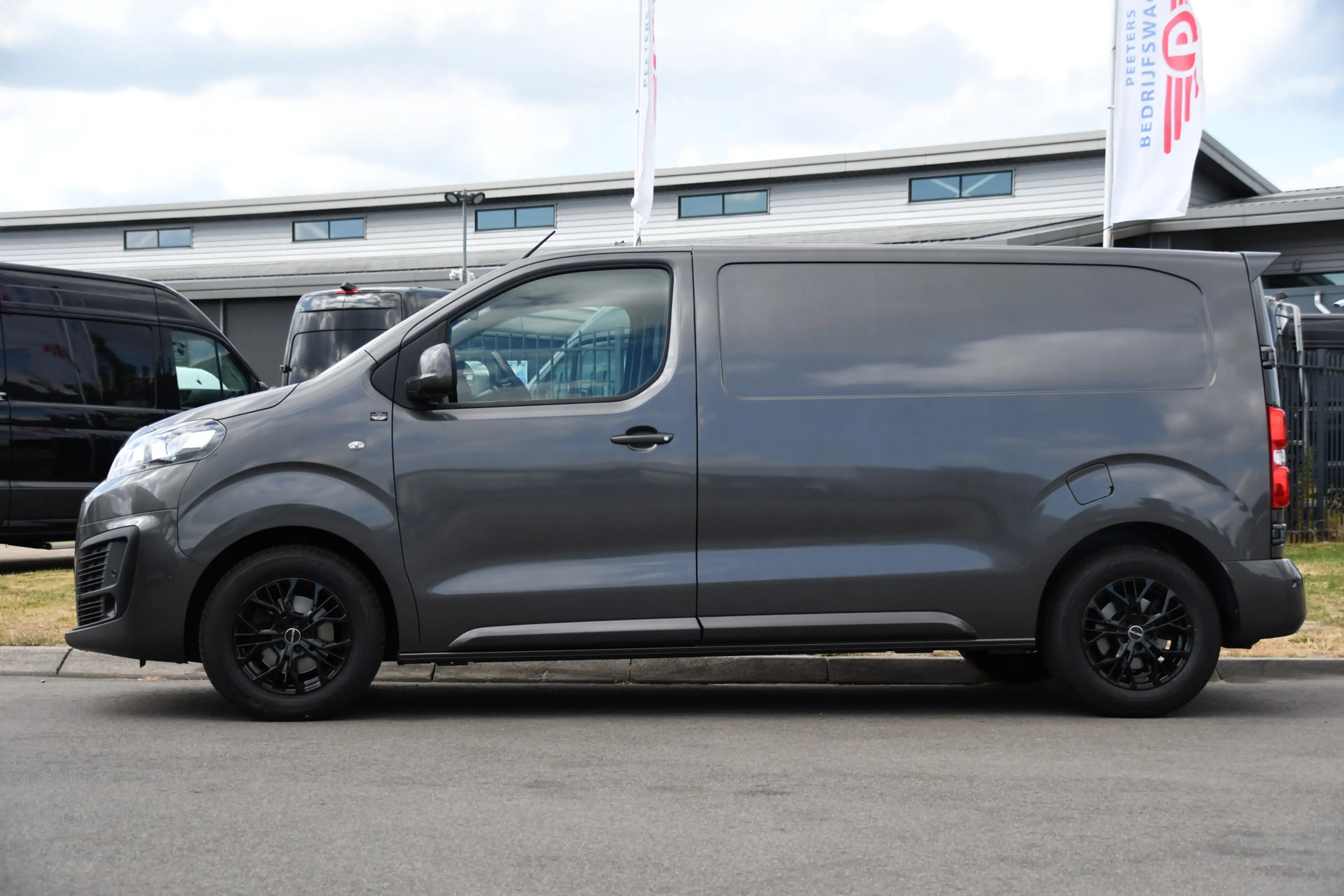 Citroen Jumpy 2.0 BlueHDI 180 L2 PB Edition 360 Camera, Cruise, — photo 9