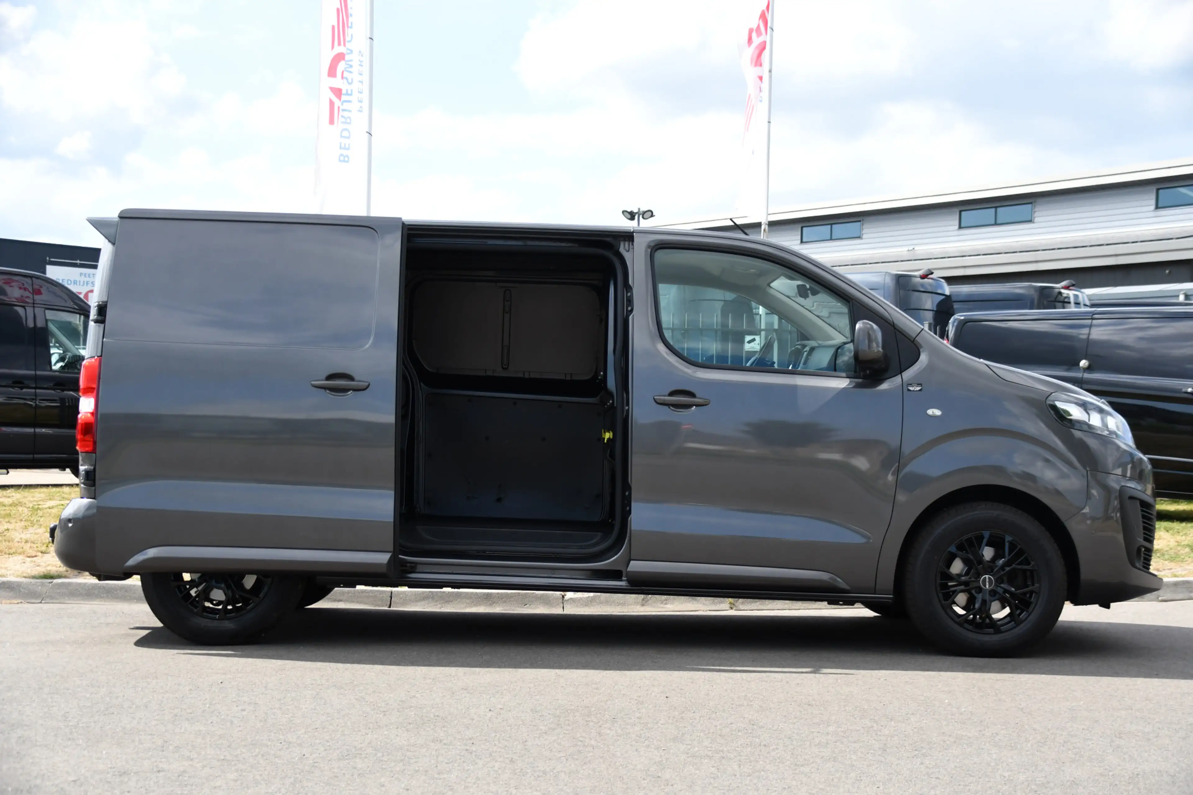 Citroen Jumpy 2.0 BlueHDI 180 L2 PB Edition 360 Camera, Cruise, — photo 11