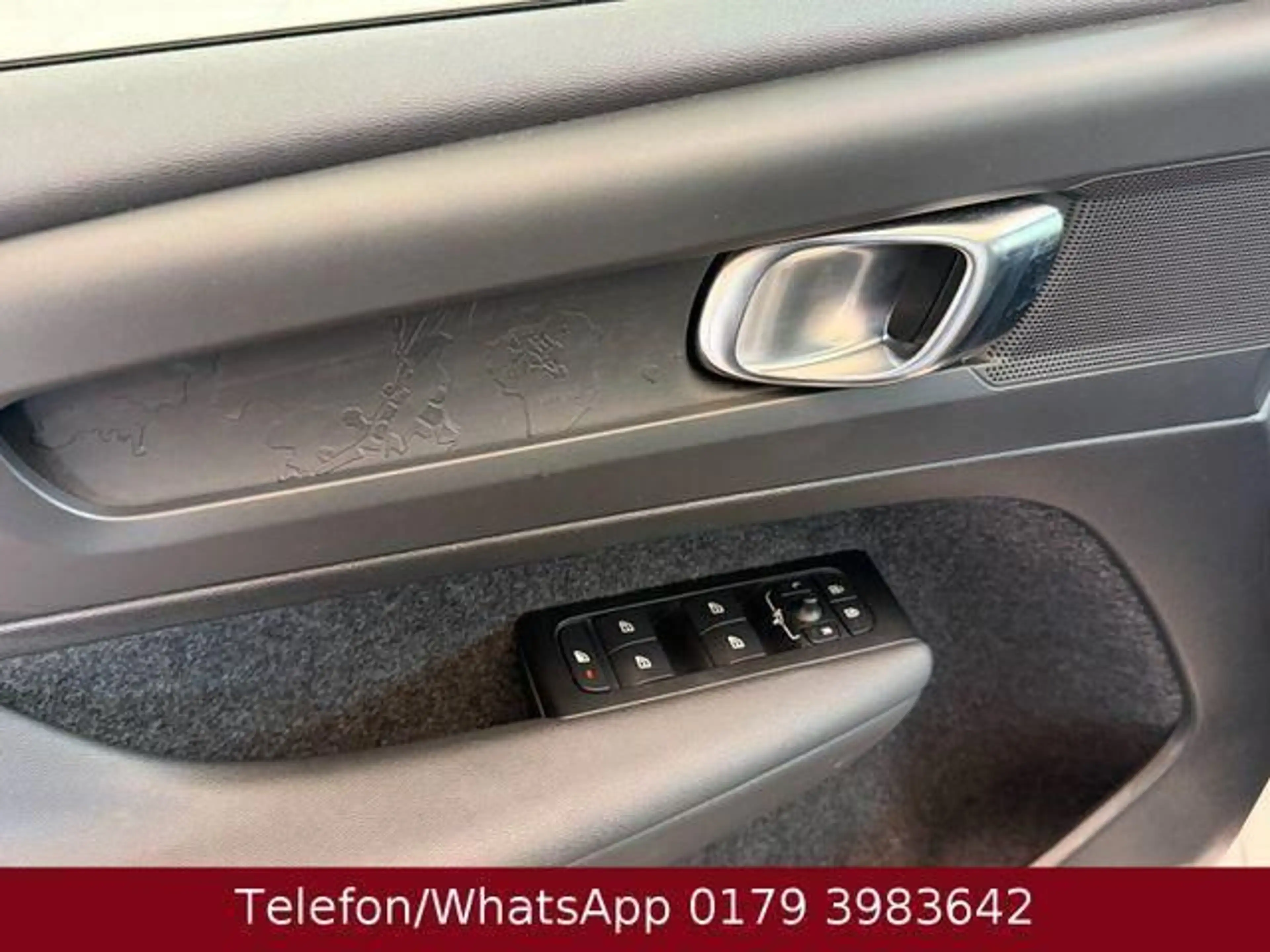 Volvo XC40 Momentum Core 2WD 120 kW (163 PS), Autom... — photo 5