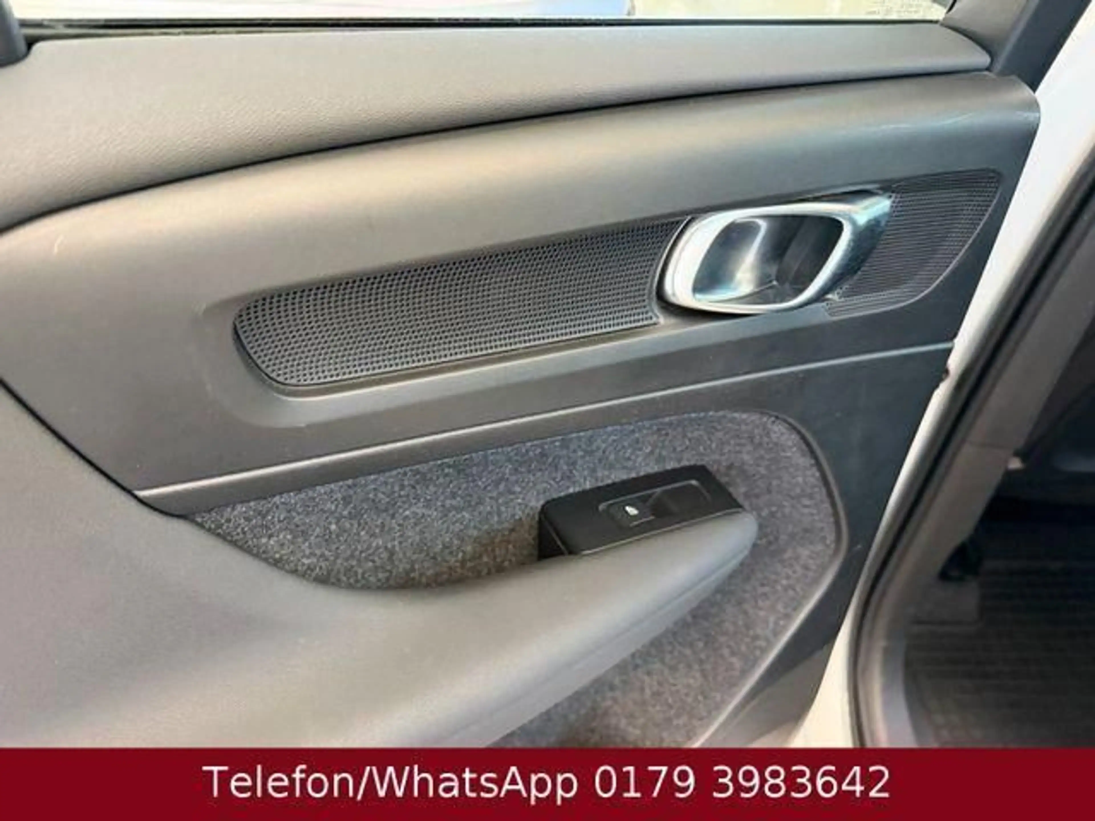 Volvo XC40 Momentum Core 2WD 120 kW (163 PS), Autom... — photo 12