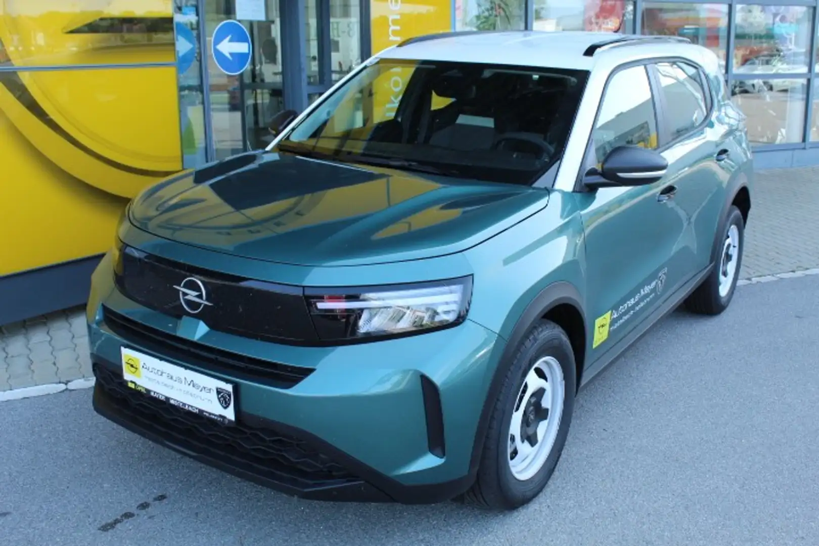 Opel Frontera 1.2 DI MHEV Edition Aut. Grün - 1