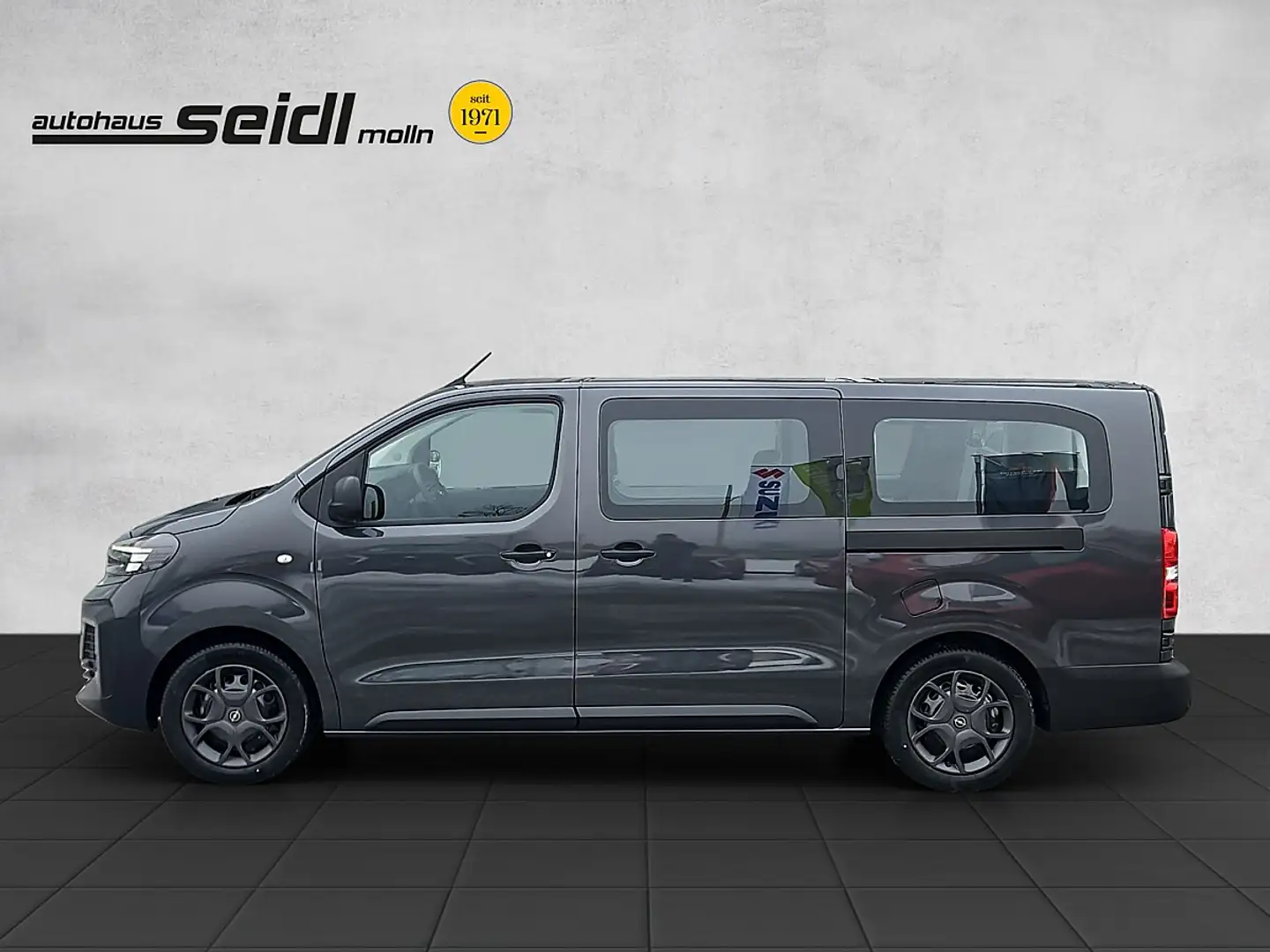 Opel Vivaro Kombi 2,2 Diesel XL Aut. Grau - 2