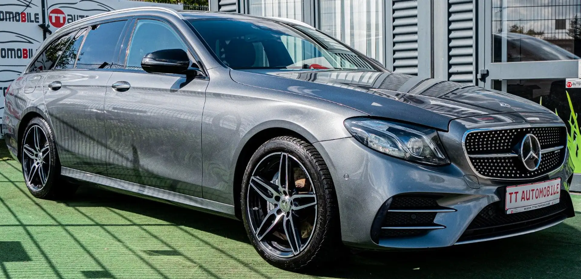 Mercedes-Benz E 43 AMG 4MATIC 9G-Tronic|STANDHEIZUNG|AMBIENTE Gris - 2