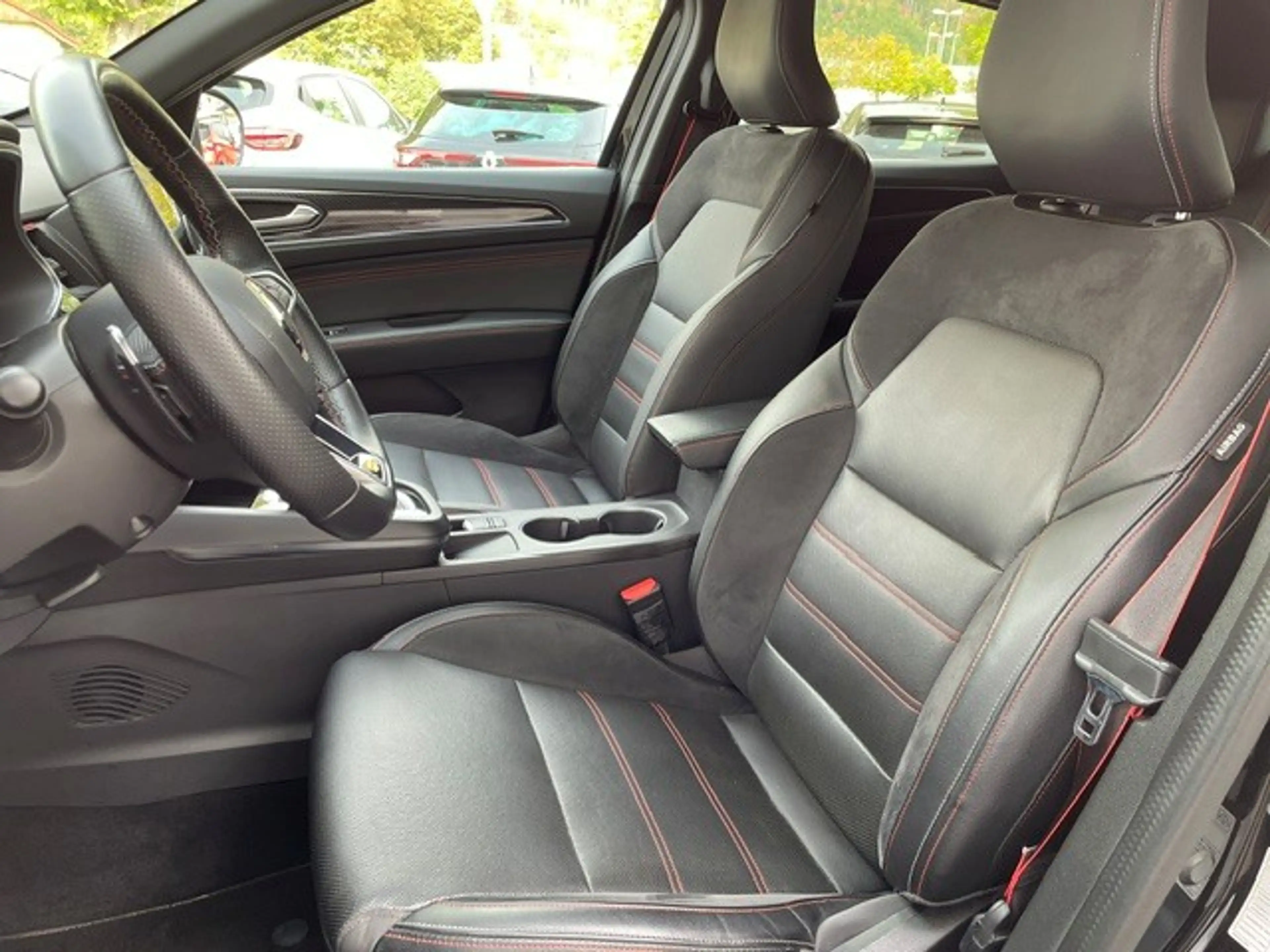 Renault Arkana R.S. Line TCe 140 EDC, Autobahn- & Stauassistent, BOSE Surround Sound System, Winterkomplettradsatz — photo 9
