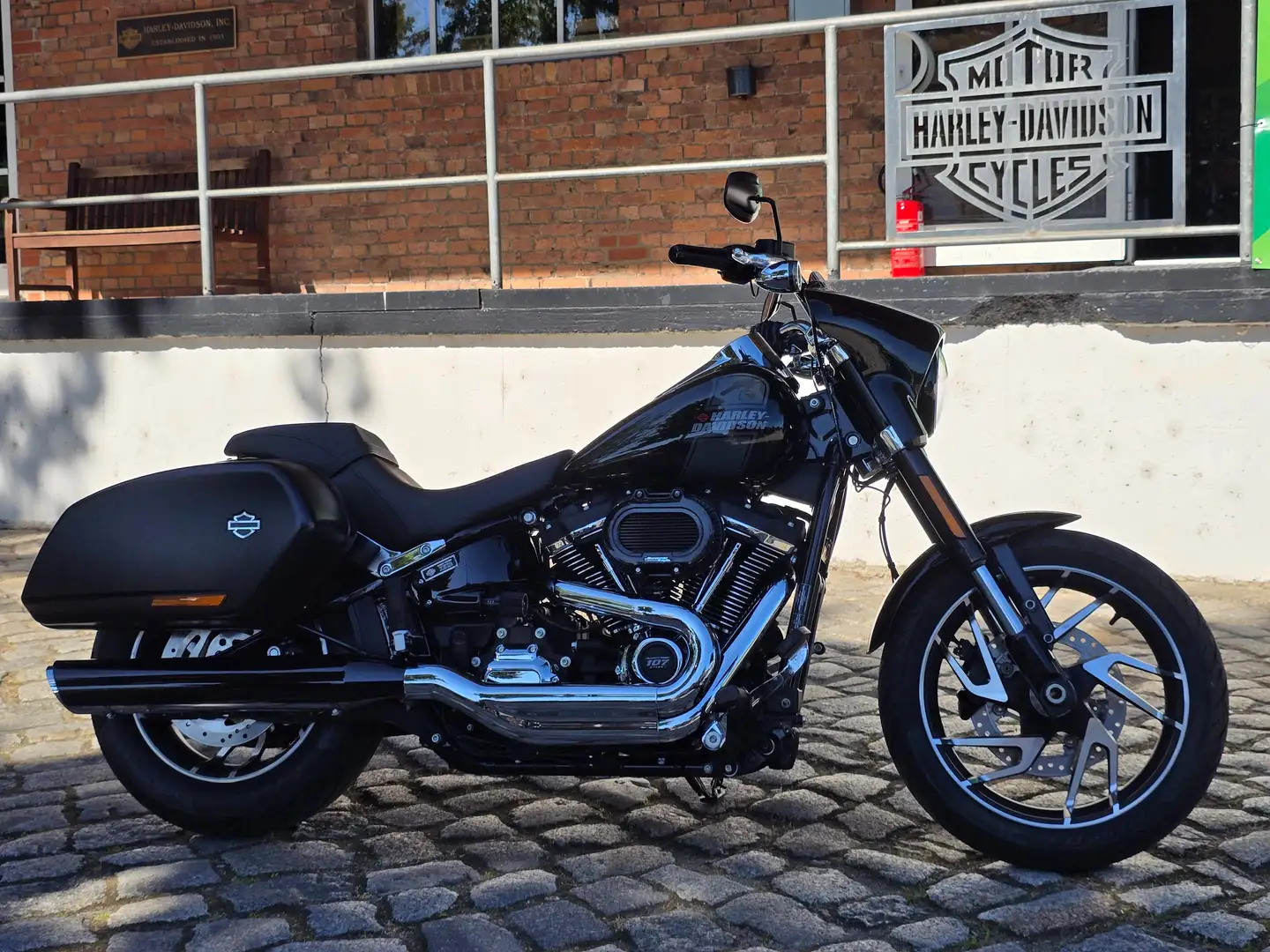 Harley-Davidson Sport Glide Nero - 2