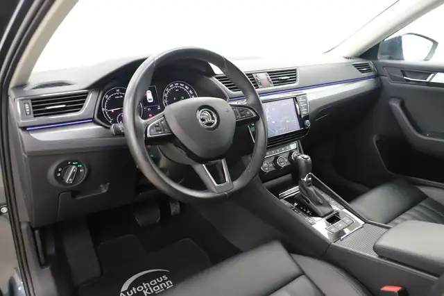 Skoda Superb view 13