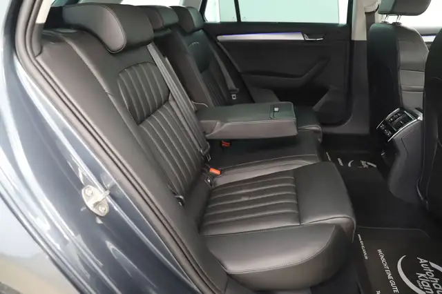 Skoda Superb view 12