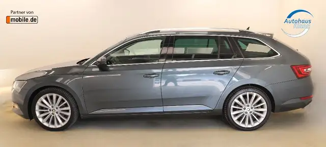 Skoda Superb view 4