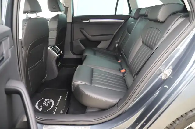 Skoda Superb view 11