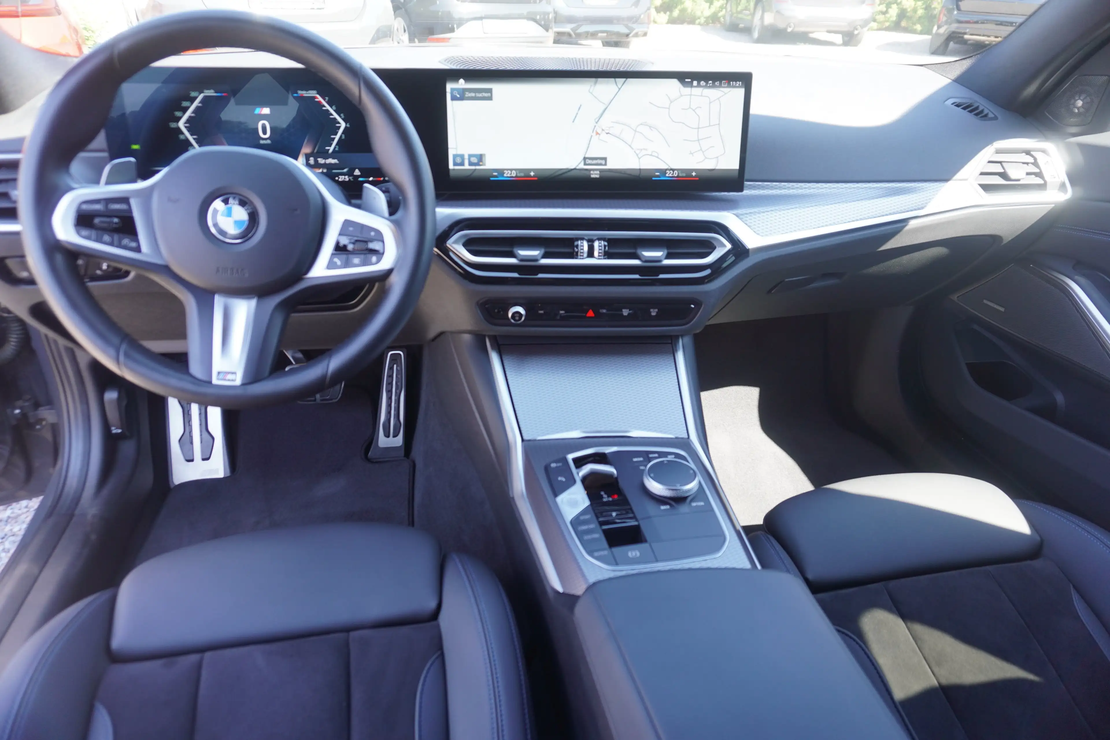 BMW 340 M340i xDrive Touring — photo 13