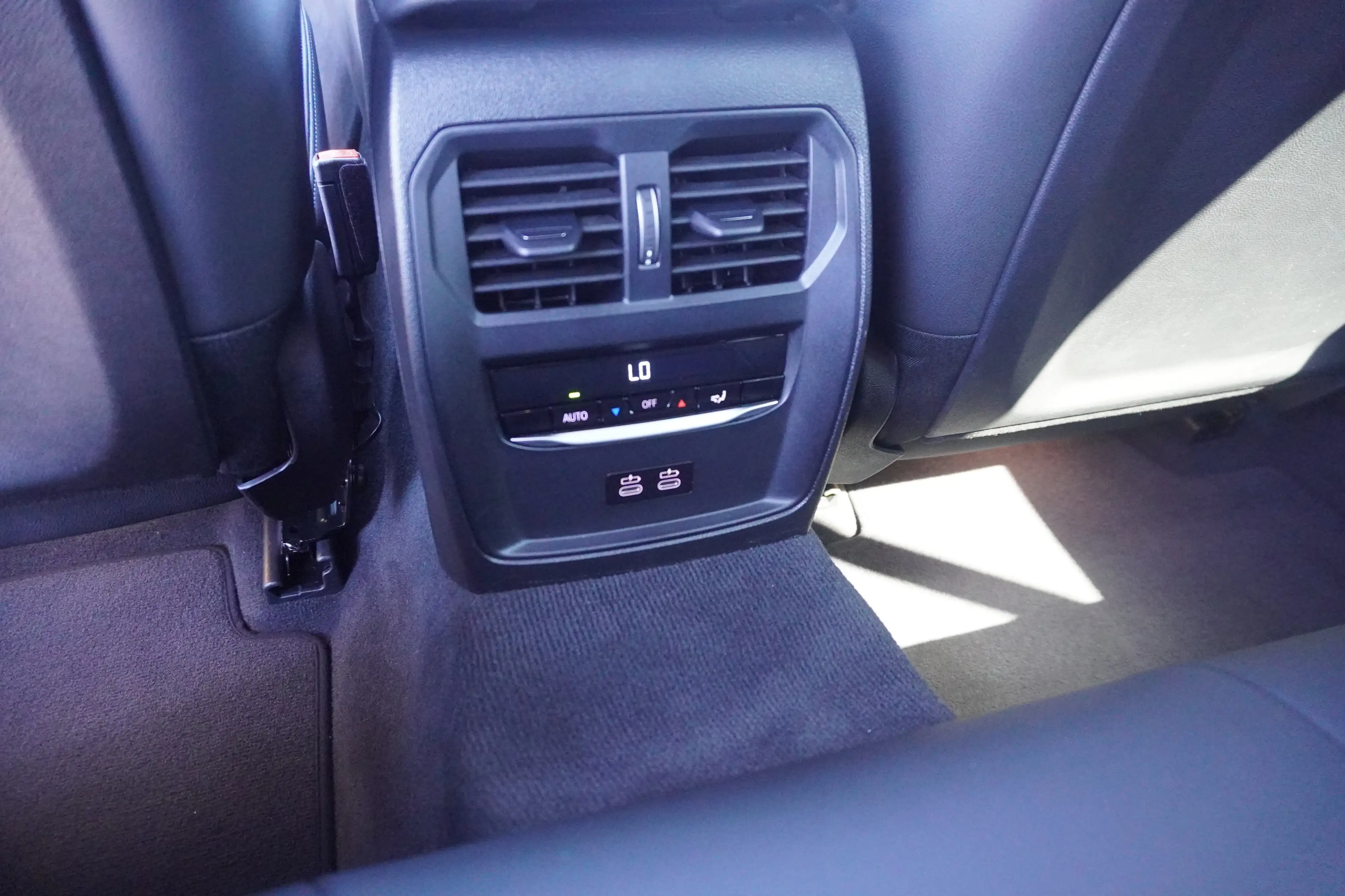 BMW 340 M340i xDrive Touring — photo 15