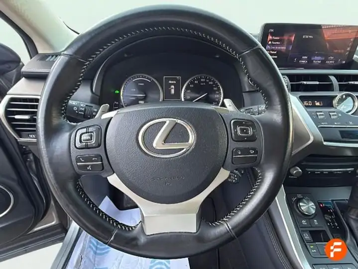 Lexus NX 300h 4x2 Business 2WD 2018, foto 17