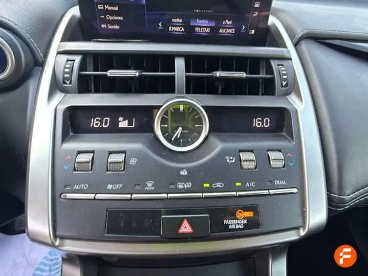 Lexus NX 300h 4x2 Business 2WD 2018, foto 23