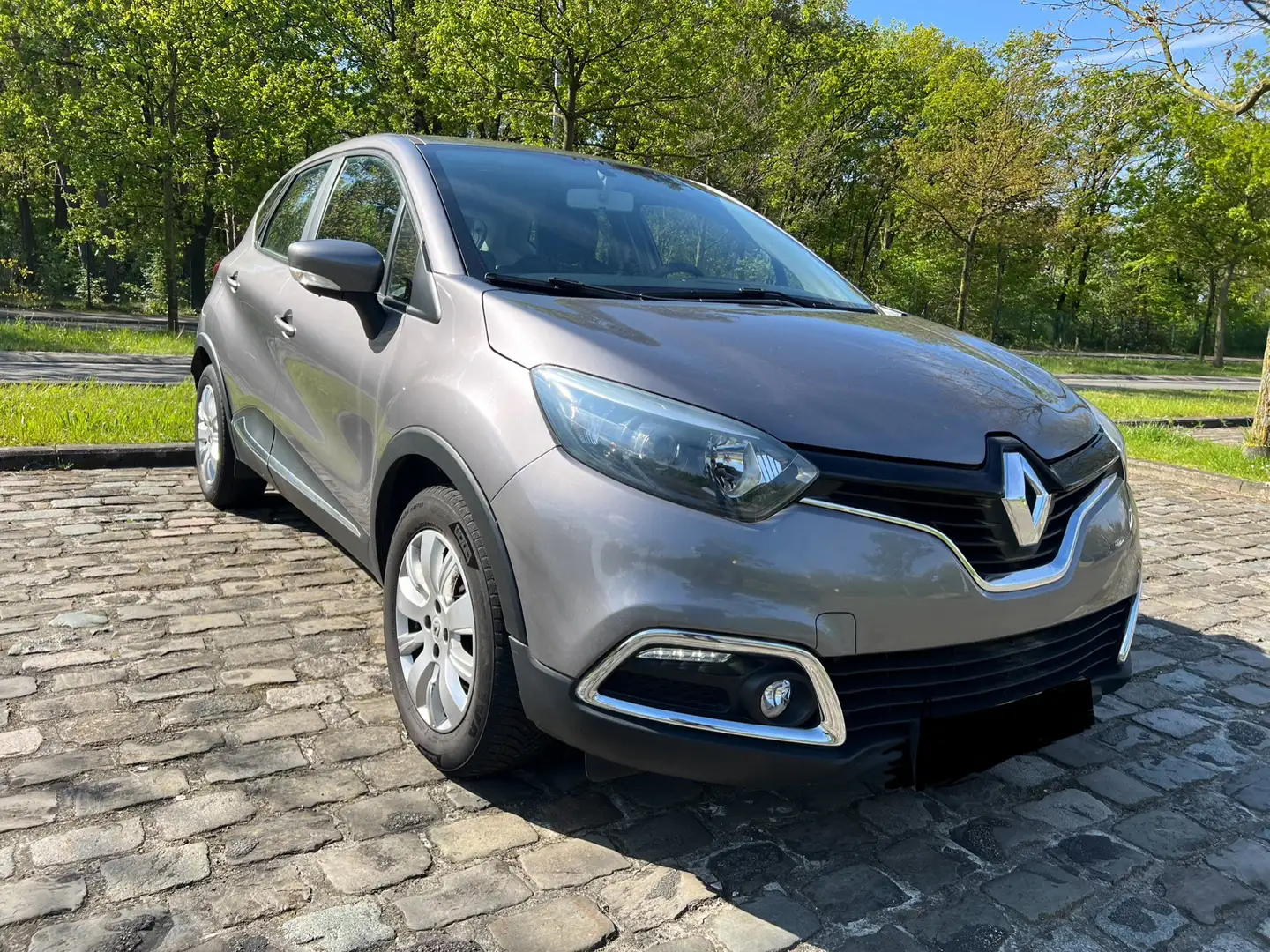 Renault Captur 1.0 benzine Szary - 2