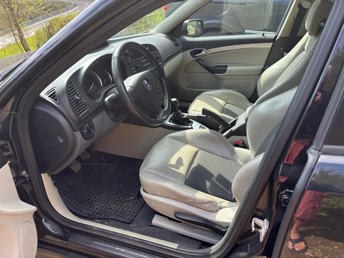 Saab 9-3 9-3 Vector Sport-Kombi 1,9 TiD Vector Schwarz - 1