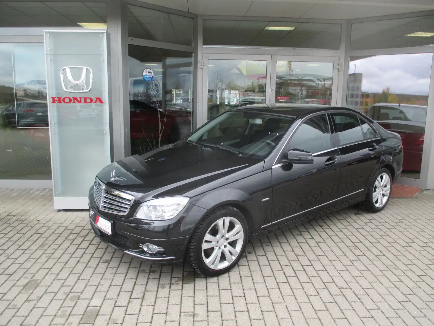 Mercedes-Benz C 180 C -Klasse Lim. C 180 Kompressor"NAVI" Schwarz - 1